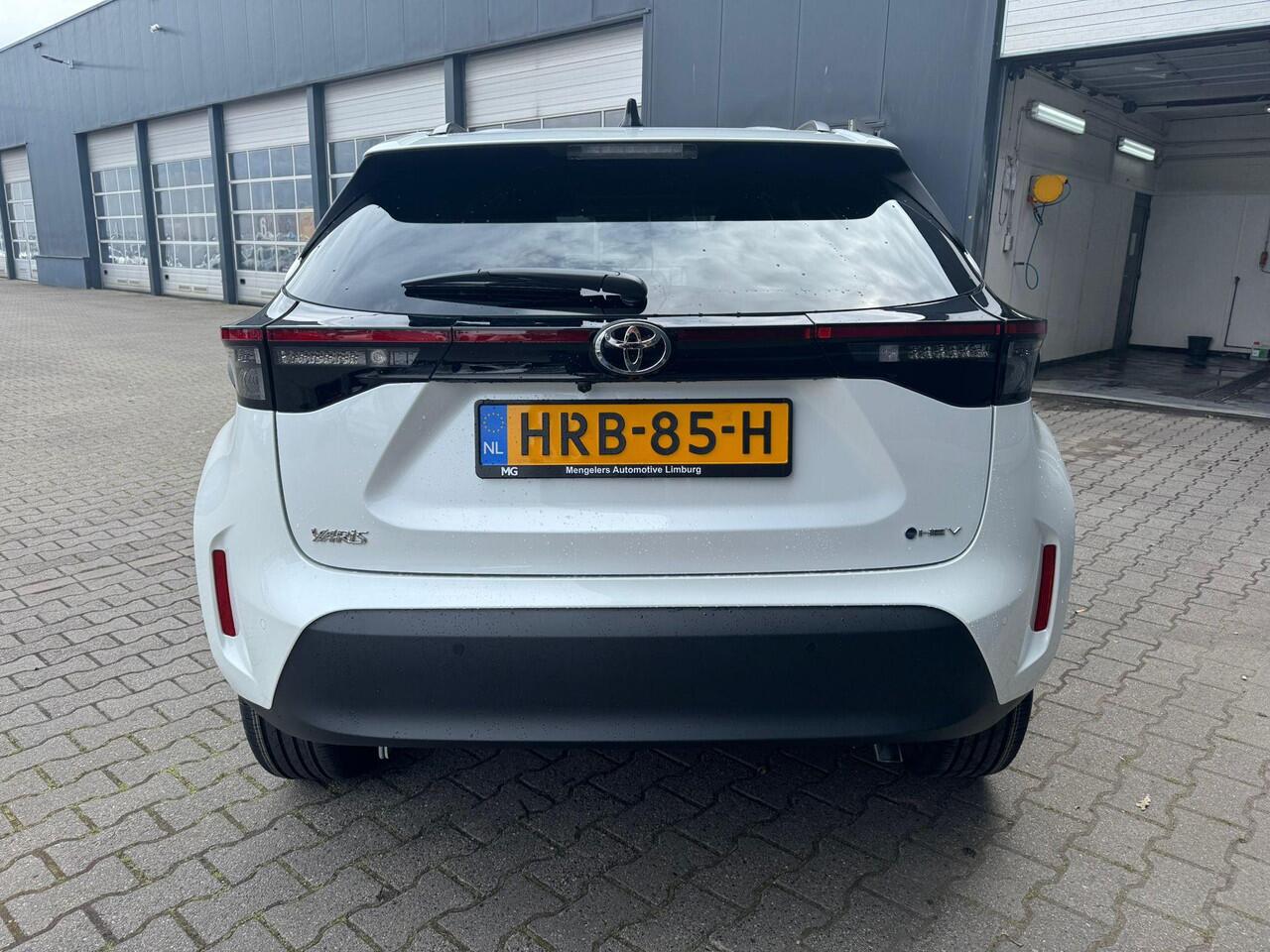 Toyota YARIS Cross 1.5 Hybrid 115 Dynamic | Rijklaar