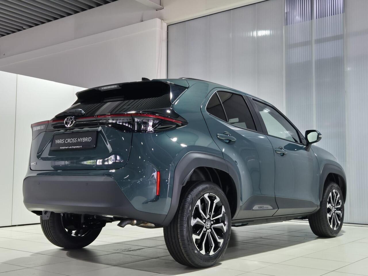 Toyota YARIS Cross 1.5 Hybrid 115 Dynamic | Snel rijden | Comfort Pack |