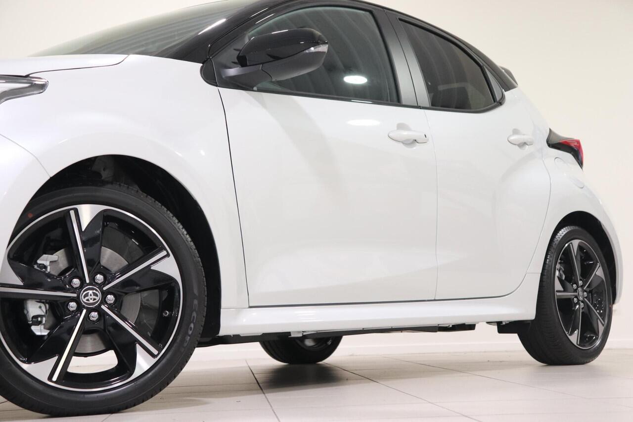 Toyota YARIS 1.5 Hybrid 130 Launch Edition, BSM, HUD, JBL, Apple Carplay, Android Auto, Parkeersensoren, Keyless Entry!