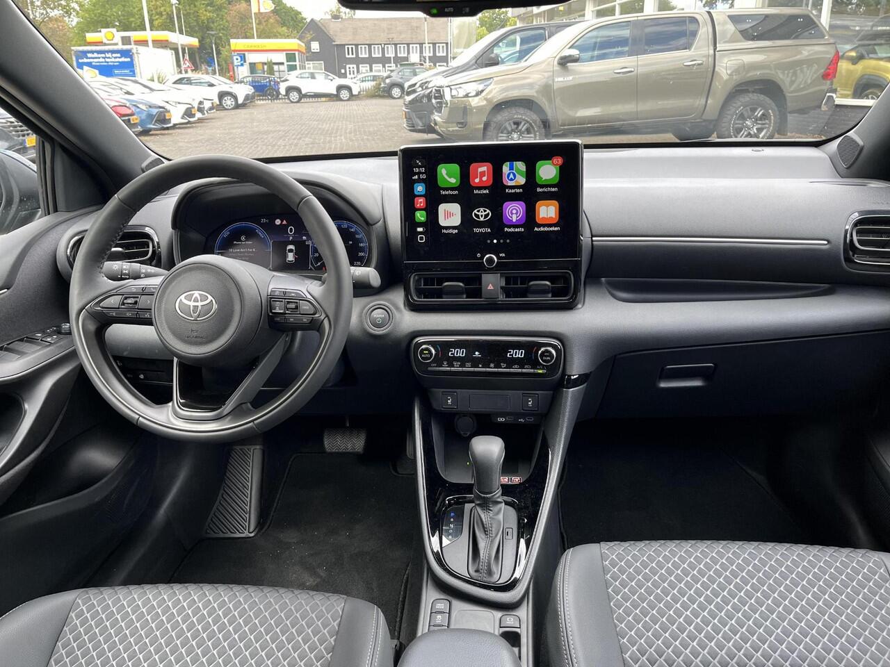 Toyota YARIS 1.5 Hybrid 130 Executive | Forest Green | Demonstratie auto |