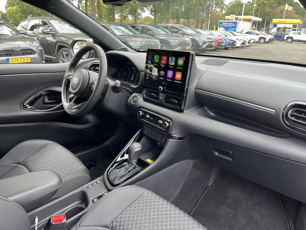 Toyota YARIS 1.5 Hybrid 130 Executive | Forest Green | Demonstratie auto |