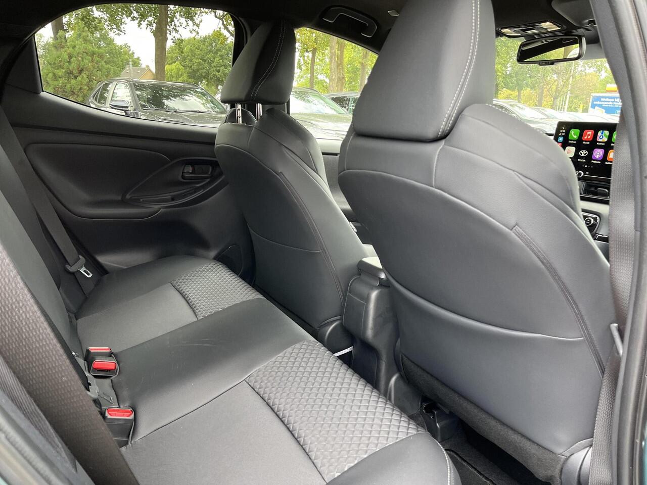 Toyota YARIS 1.5 Hybrid 130 Executive | Forest Green | Demonstratie auto |