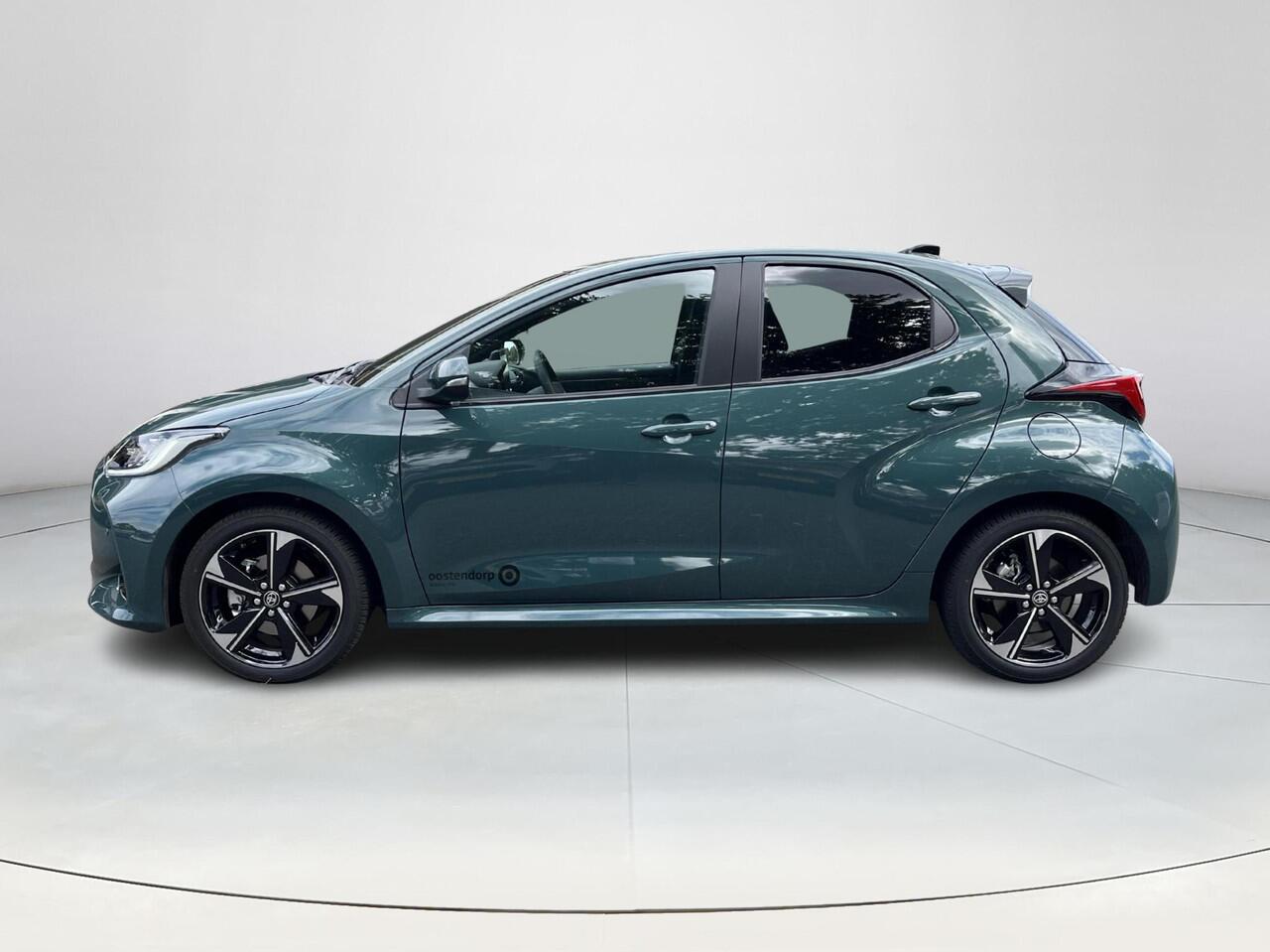 Toyota YARIS 1.5 Hybrid 130 Executive | Forest Green | Demonstratie auto |