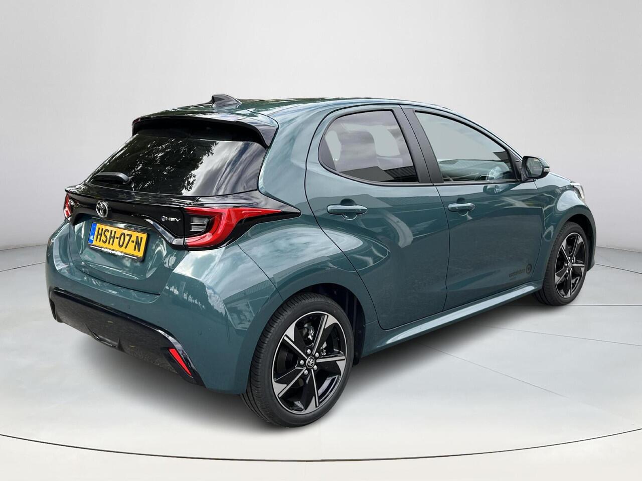 Toyota YARIS 1.5 Hybrid 130 Executive | Forest Green | Demonstratie auto |