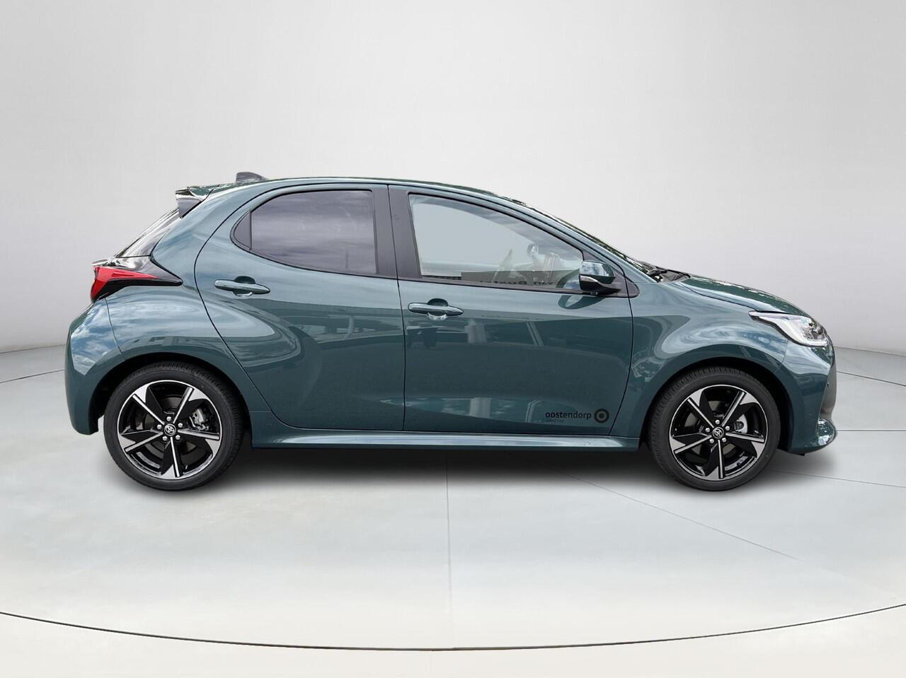 Toyota YARIS 1.5 Hybrid 130 Executive | Forest Green | Demonstratie auto |