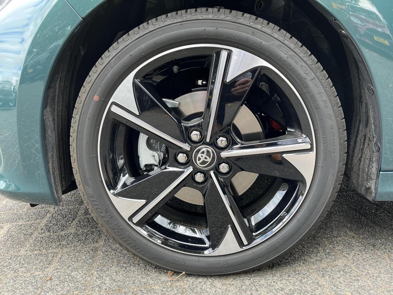 Toyota YARIS 1.5 Hybrid 130 Executive | Forest Green | Demonstratie auto |