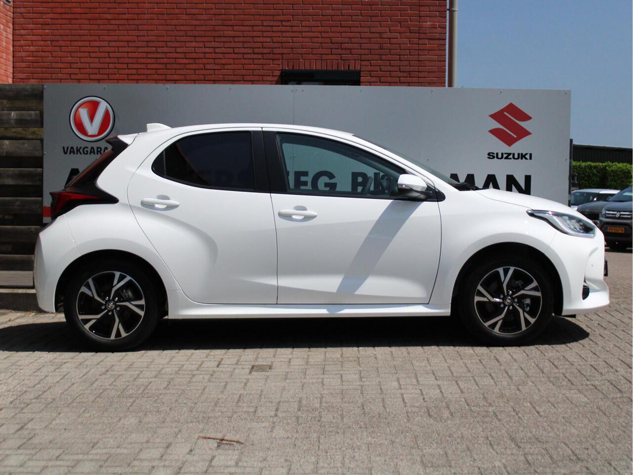 Toyota YARIS 1.5 Hybrid 115 Teamplayer Achteruitrijcamera, Parkeersensoren voor en achter, Airco Automatisch, Cruise Control Adaptief