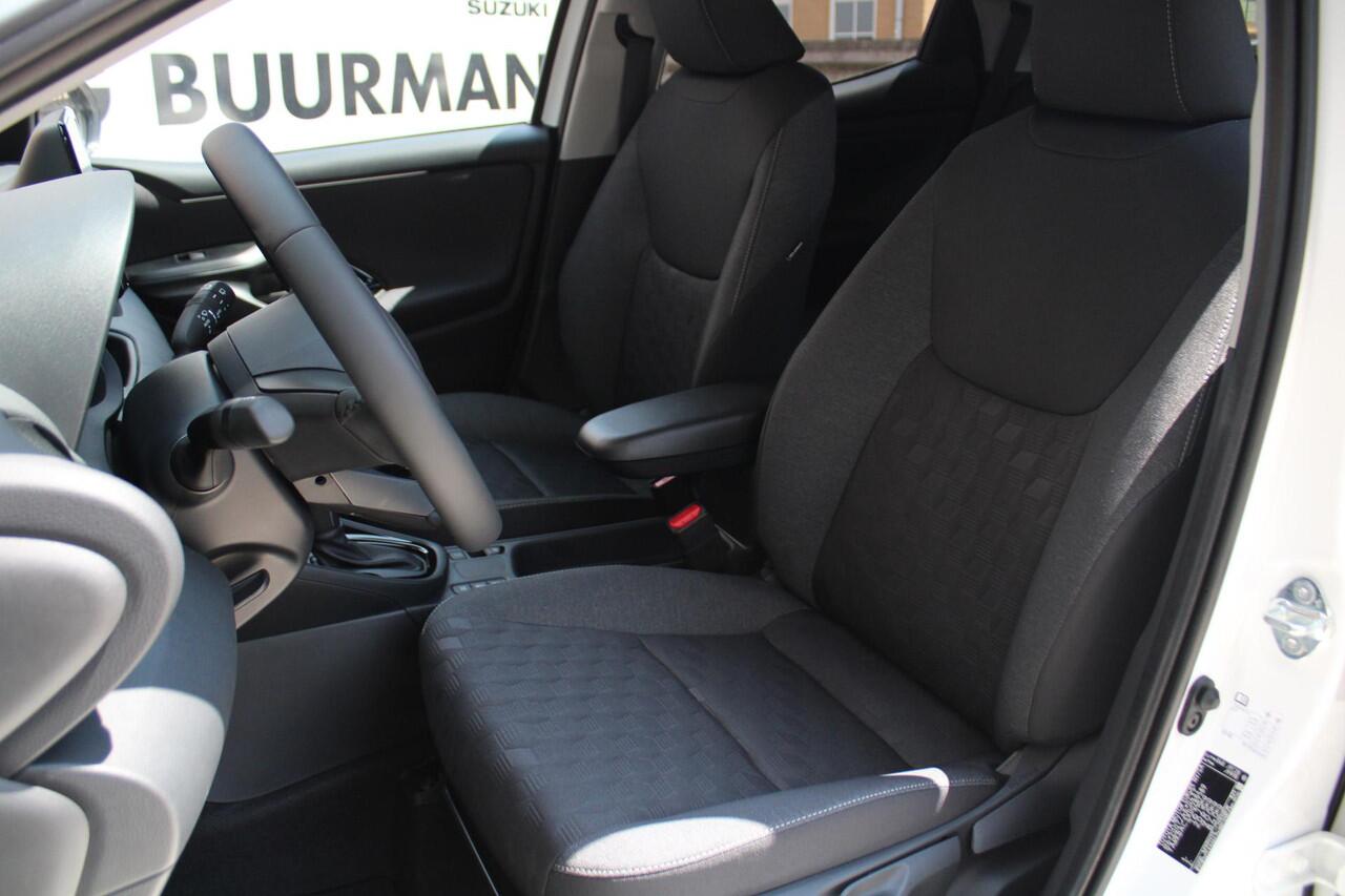 Toyota YARIS 1.5 Hybrid 115 Teamplayer Achteruitrijcamera, Parkeersensoren voor en achter, Airco Automatisch, Cruise Control Adaptief