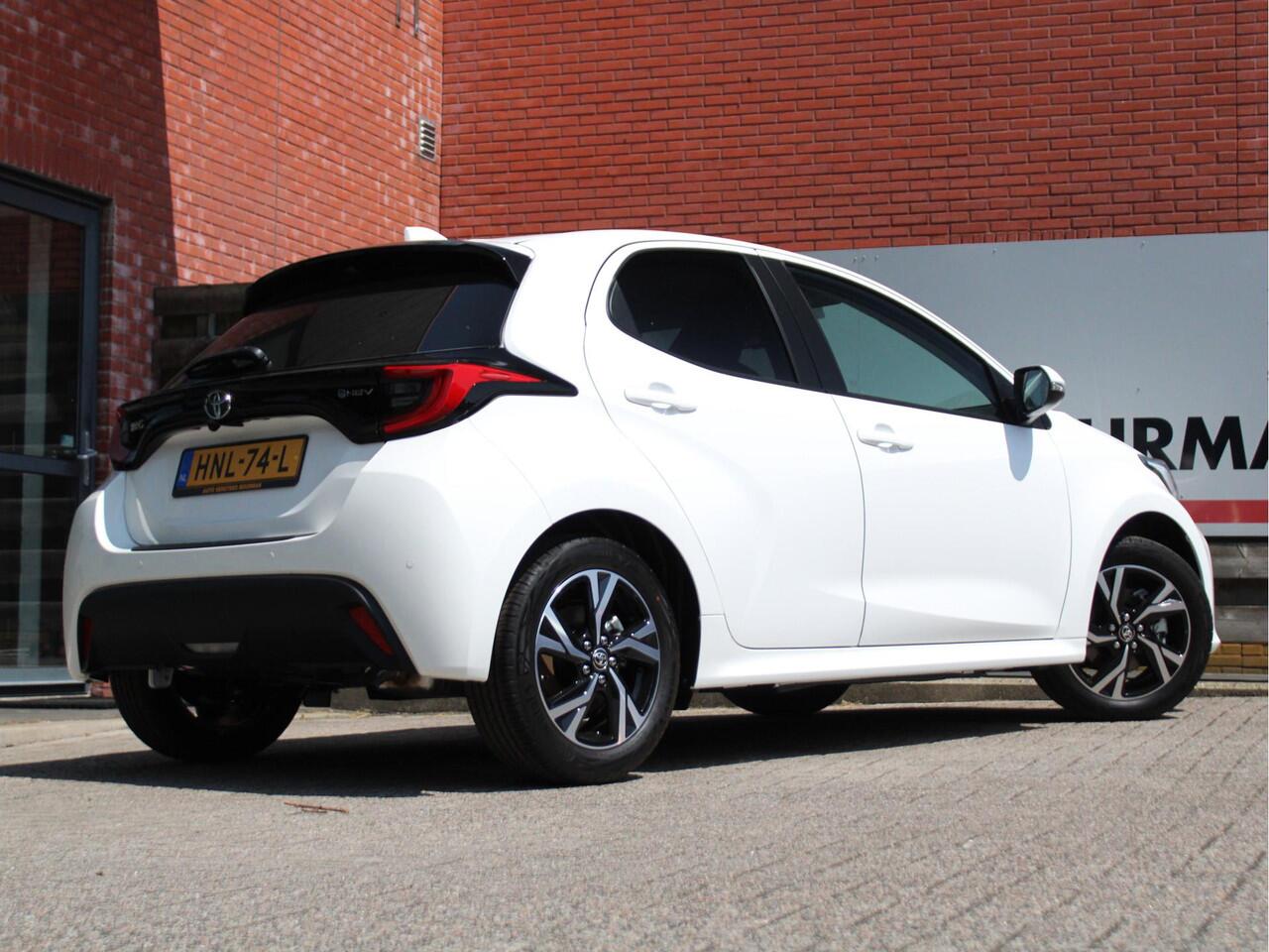 Toyota YARIS 1.5 Hybrid 115 Teamplayer Achteruitrijcamera, Parkeersensoren voor en achter, Airco Automatisch, Cruise Control Adaptief