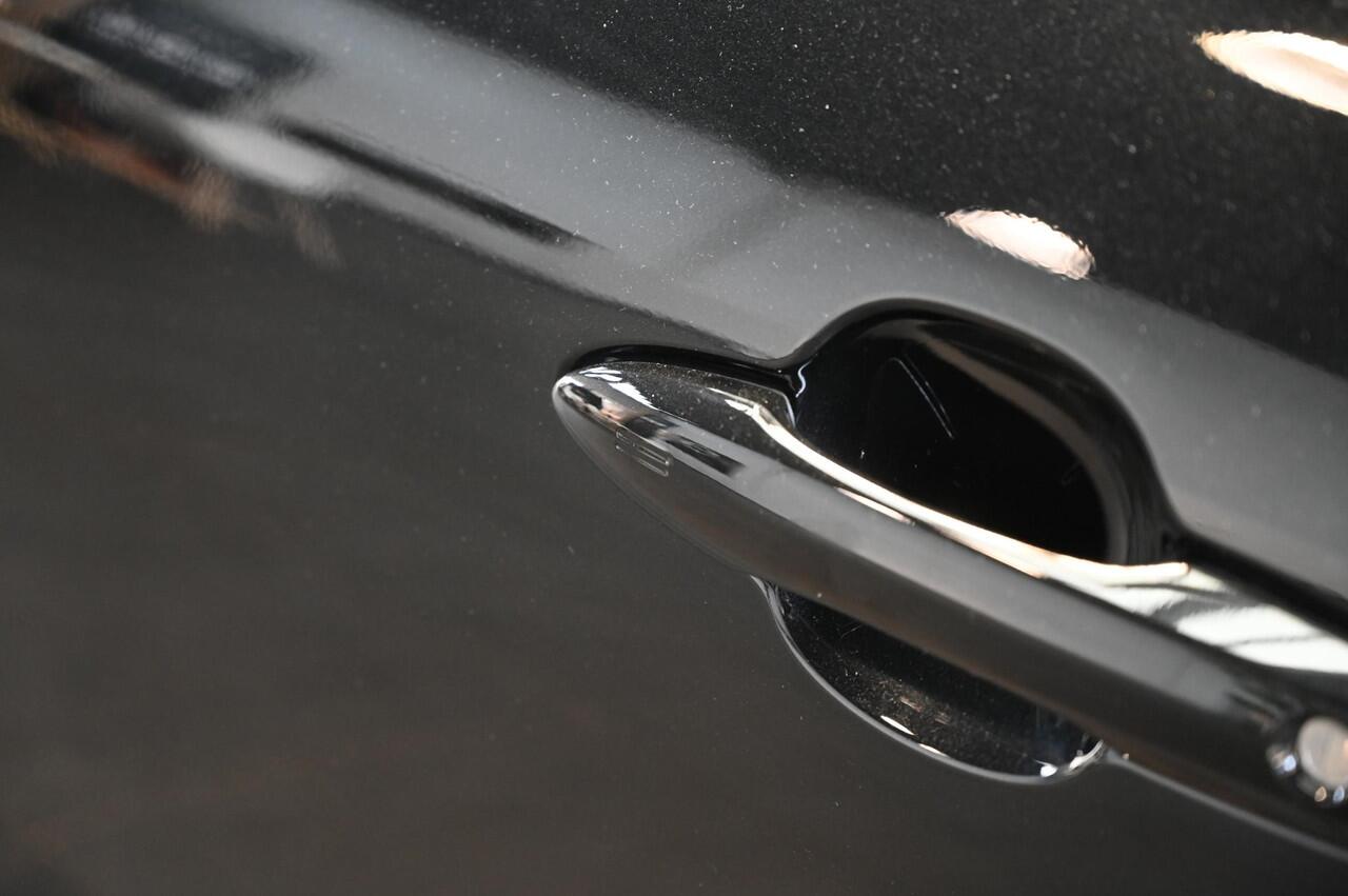 Toyota YARIS Cross Hybrid 130 automaat Dynamic met Comfort Pack *BTW* *Nieuwe auto* *AANBIEDING*