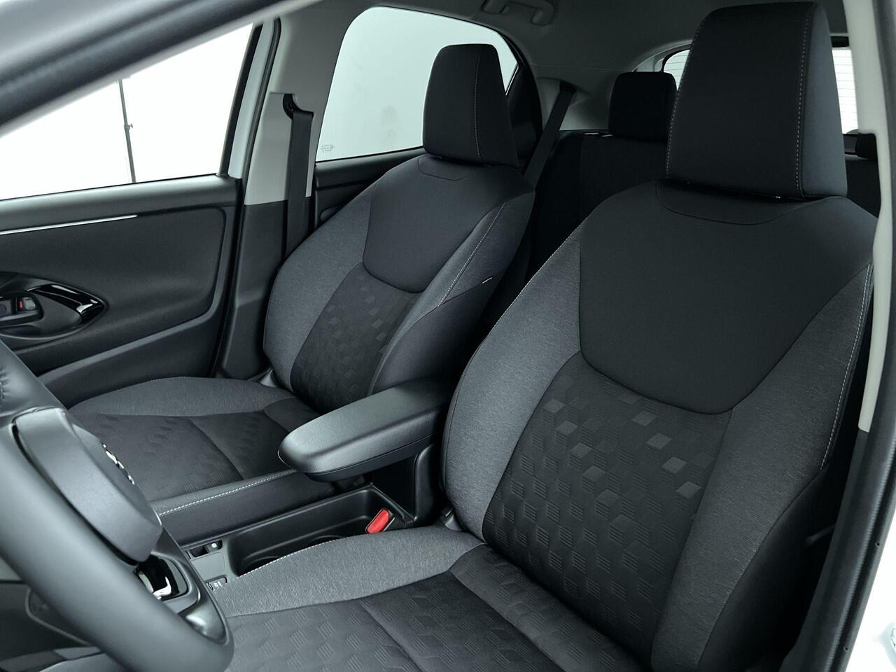 Toyota YARIS 1.5 Hybrid 115 Dynamic | Rijklaar | Comfort Pack | Parkeersensoren | Dodehoeksensor