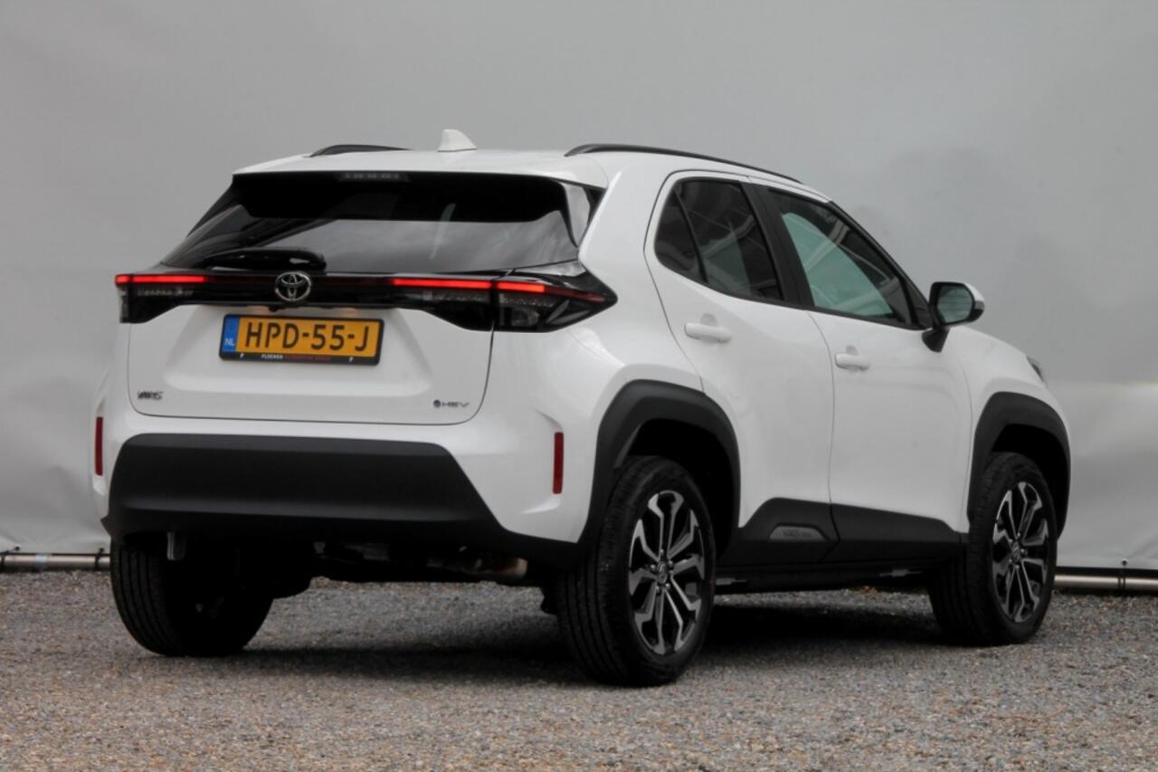 Toyota YARIS 1.5 Hybrid 130 Team Player - 93 pk **Carplay / Camera / ACC