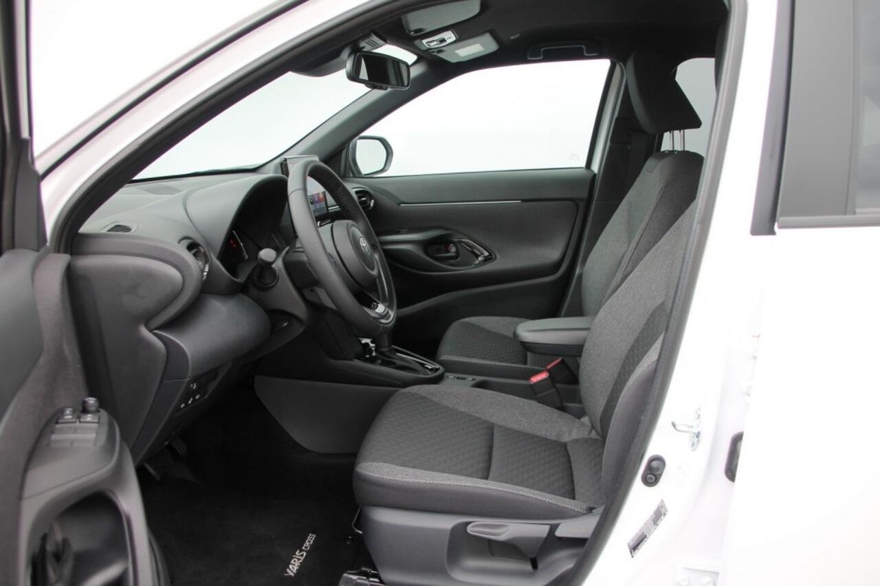 Toyota YARIS 1.5 Hybrid 130 Team Player - 93 pk **Carplay / Camera / ACC