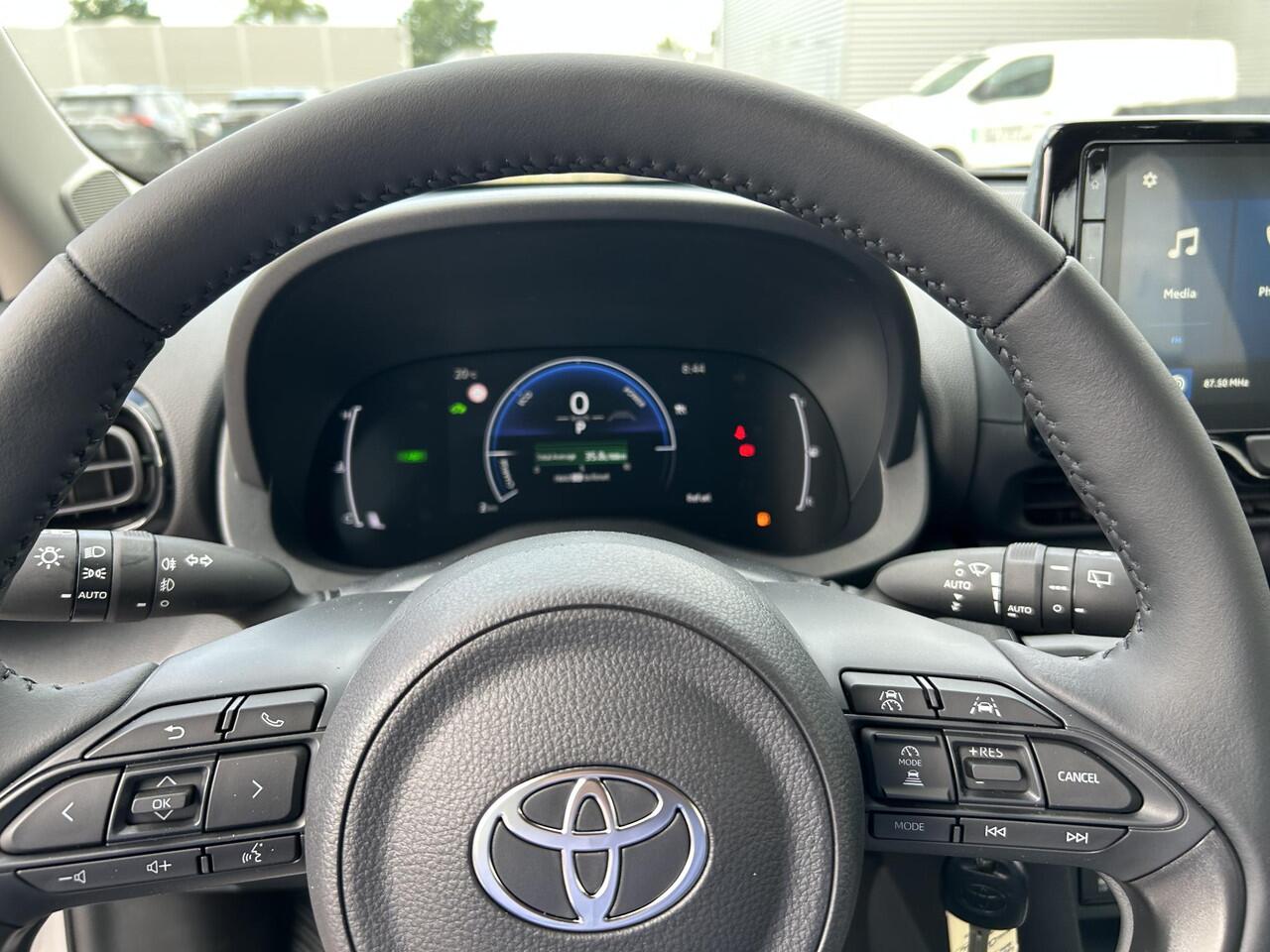 Toyota YARIS Cross 1.5 Hybrid 115 Active Comfort Pack