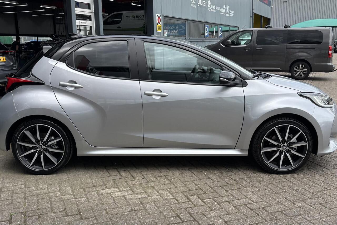 Toyota YARIS 1.5 Hybrid 130 GR Sport + Pack, Panoramadak, BSM + Pack