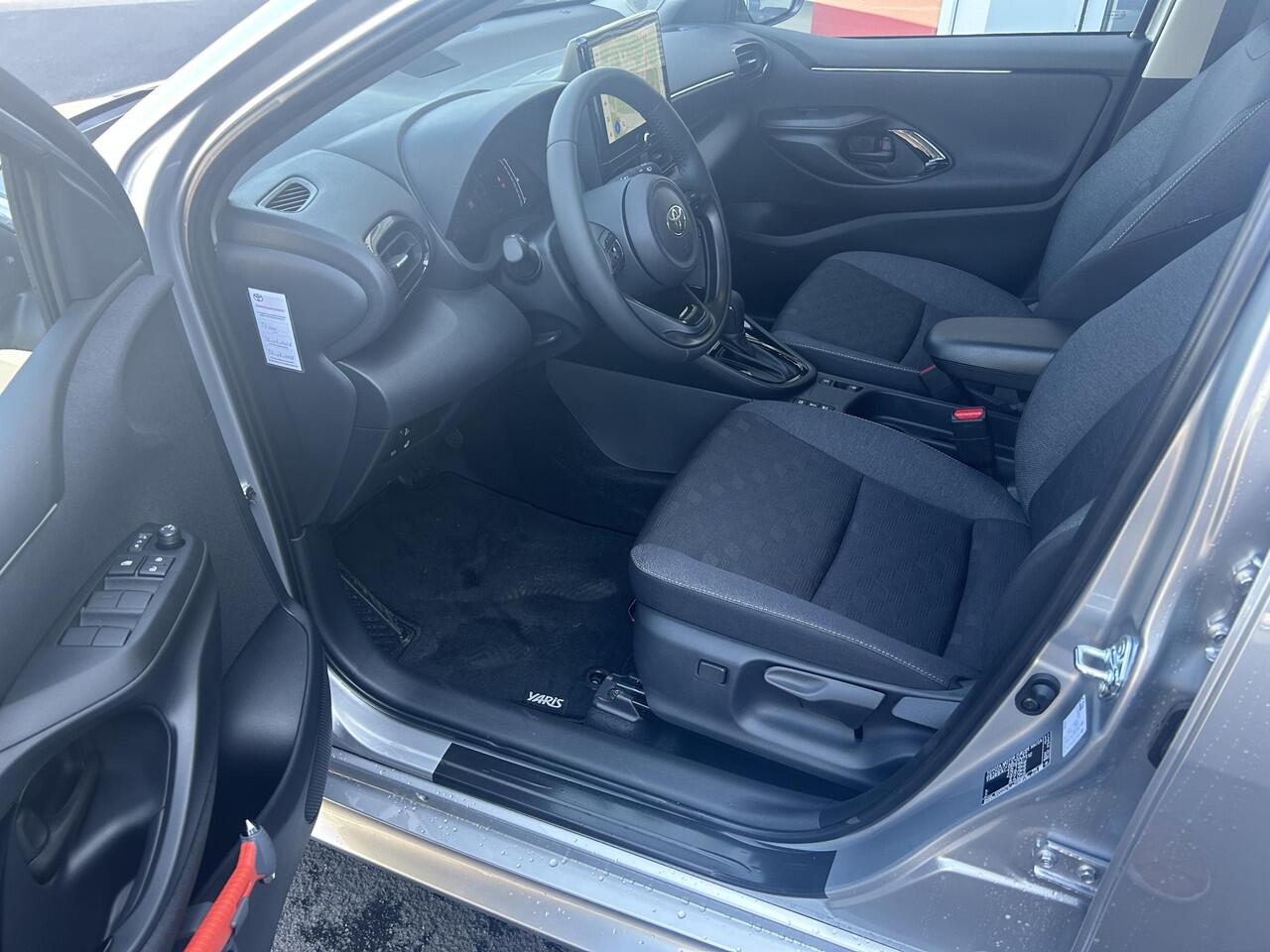 Toyota YARIS 1.5 Hybrid 115 Dynamic + Comfort Pack | Stoel/stuur verwarming | Dodehoekdetectie | Parkeersensoren | Apple Carplay/Android Auto