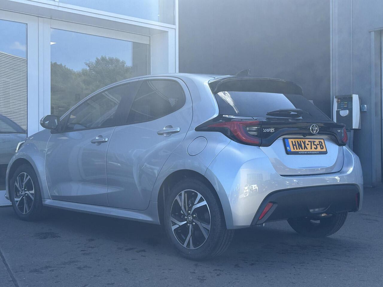Toyota YARIS 1.5 Hybrid 115 Dynamic + Comfort Pack | Stoel/stuur verwarming | Dodehoekdetectie | Parkeersensoren | Apple Carplay/Android Auto