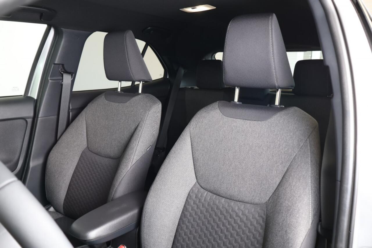 Toyota YARIS 1.5 Hybrid Teamplayer 130PK - Winter+safety pakket - Apple CarPlay - Dodehoek