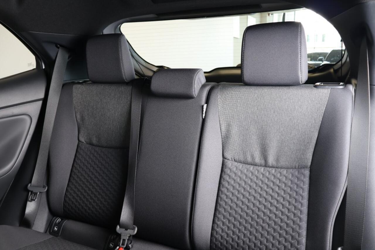 Toyota YARIS 1.5 Hybrid Teamplayer 130PK - Winter+safety pakket - Apple CarPlay - Dodehoek