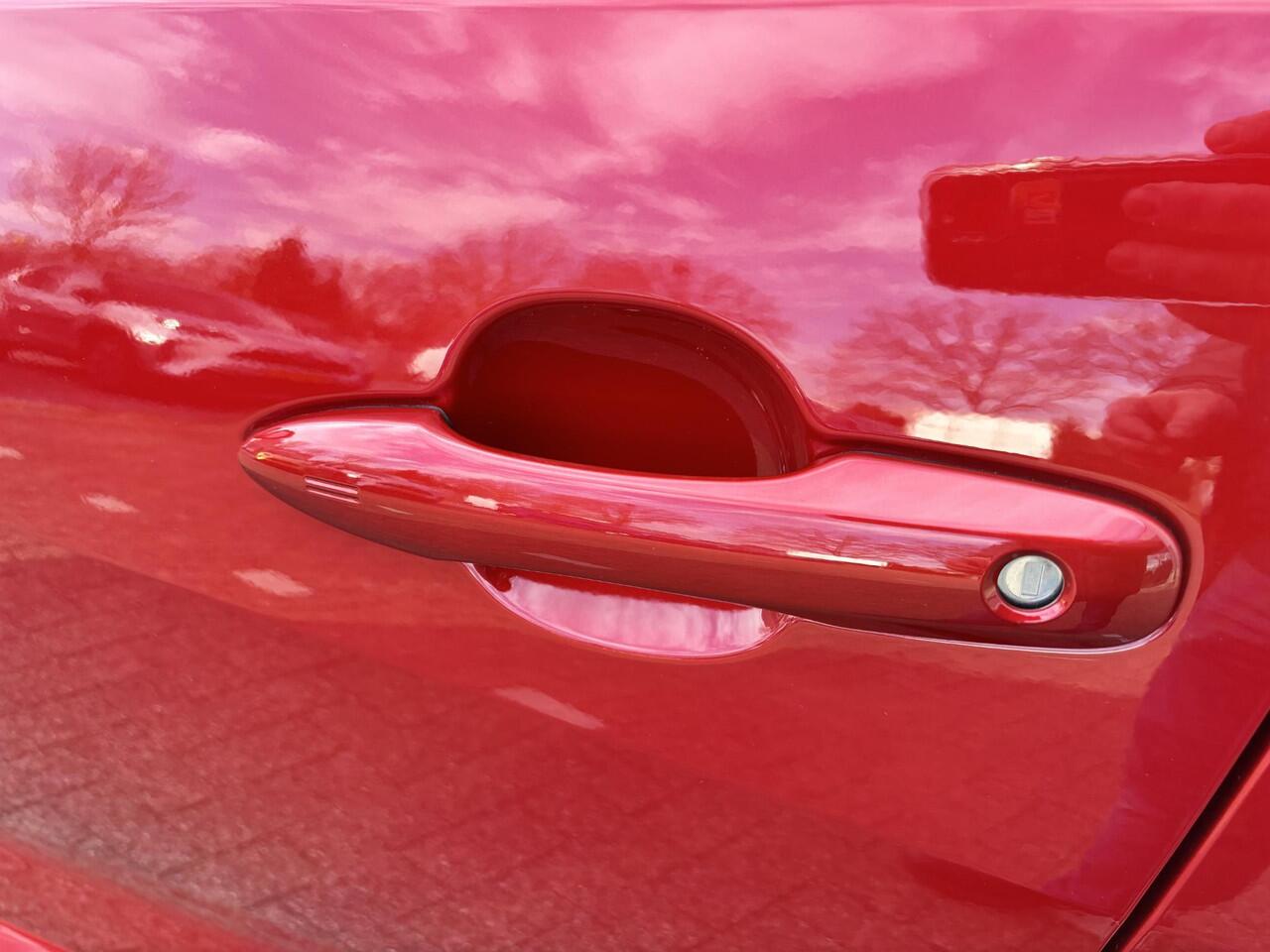 Toyota YARIS 1.5 Hybrid 115 First Edition, Apple Carplay Android Auto, Adaptive Cruise Controle ,Privacy Glass,Smart Key