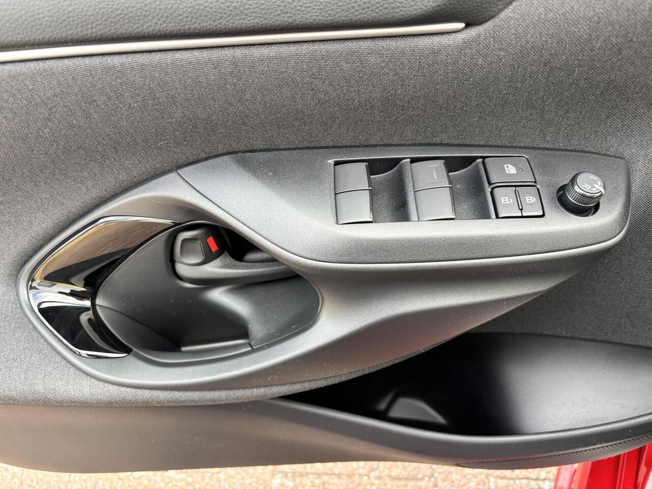 Toyota YARIS 1.5 Hybrid 115 First Edition, Apple Carplay Android Auto, Adaptive Cruise Controle ,Privacy Glass,Smart Key