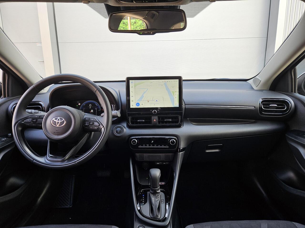 Toyota YARIS 1.5 Hybrid 115 Dynamic | Keyless Entry | Realtime navigatie | Adaptieve Cruise Control | Demo-model; kilometers kunnen iets afwijken