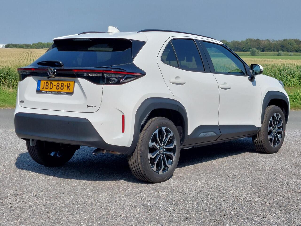 Toyota YARIS Cross 1.5 Hybrid 130 Dynamic PDC V + A | NAVI | nieuwe auto !!