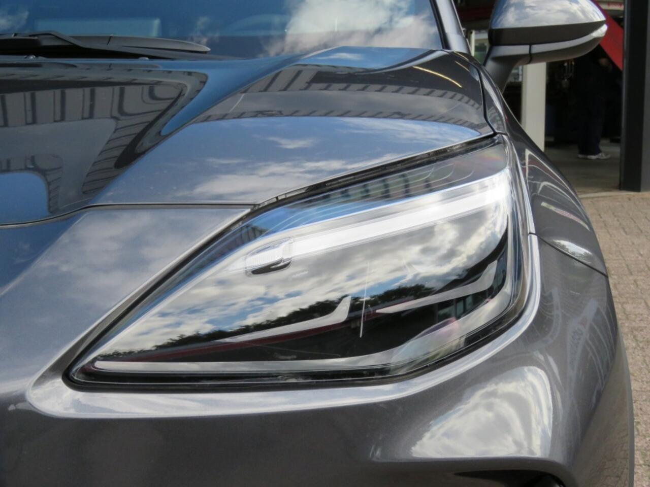 Toyota YARIS 1.5 130pk Aut.Hybrid Dynamic / Stoel en stuurverw. / Camera / Carplay-android auto / FABRIEKS garantie