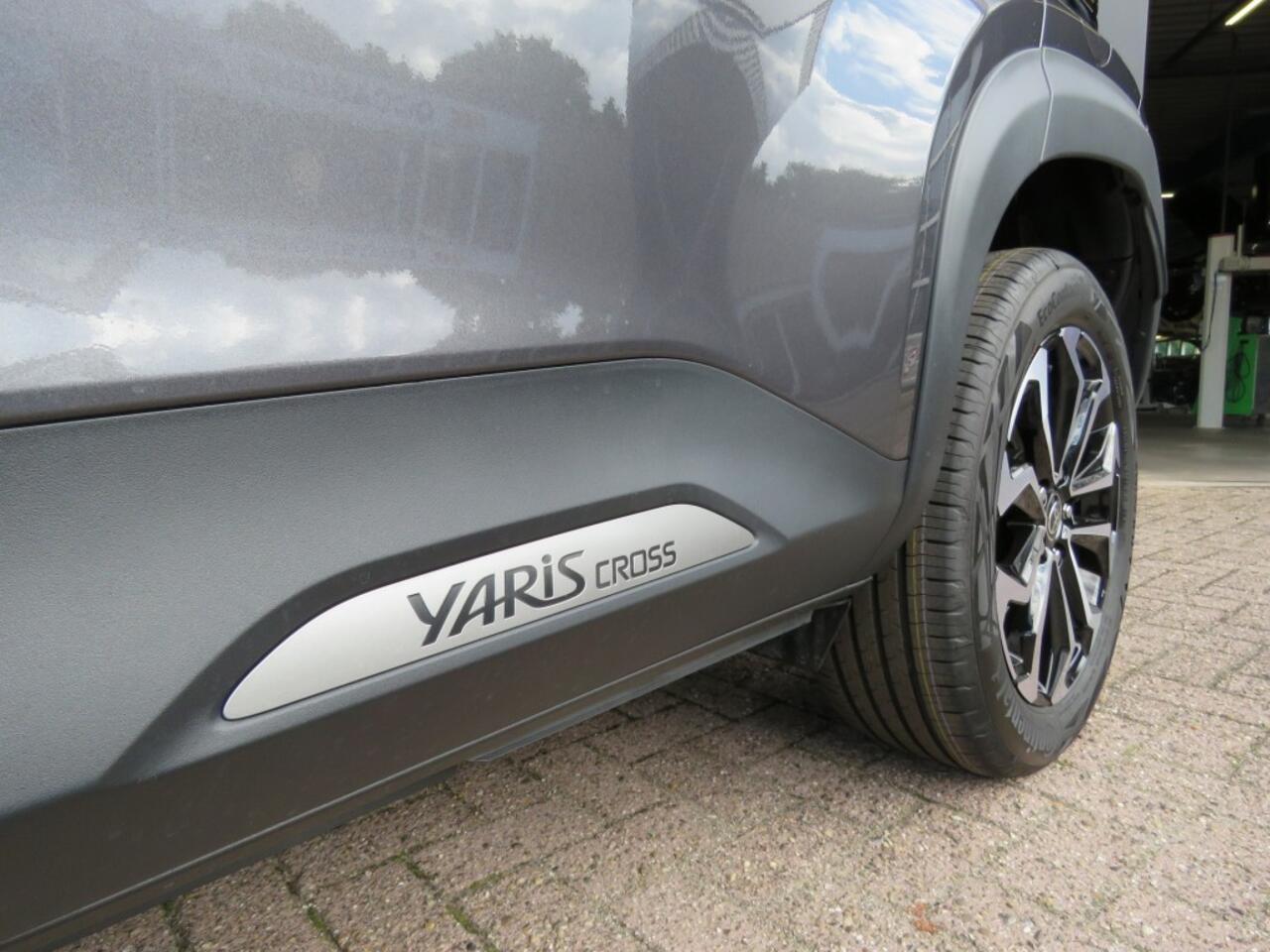 Toyota YARIS 1.5 130pk Aut.Hybrid Dynamic / Stoel en stuurverw. / Camera / Carplay-android auto / FABRIEKS garantie