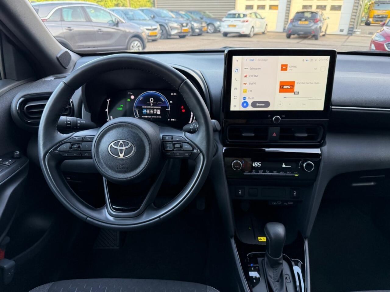 Toyota YARIS 1.5 HYBRID 130 PK DYNAMIC AUTOMAAT Nieuw! LUXE UITVOERING