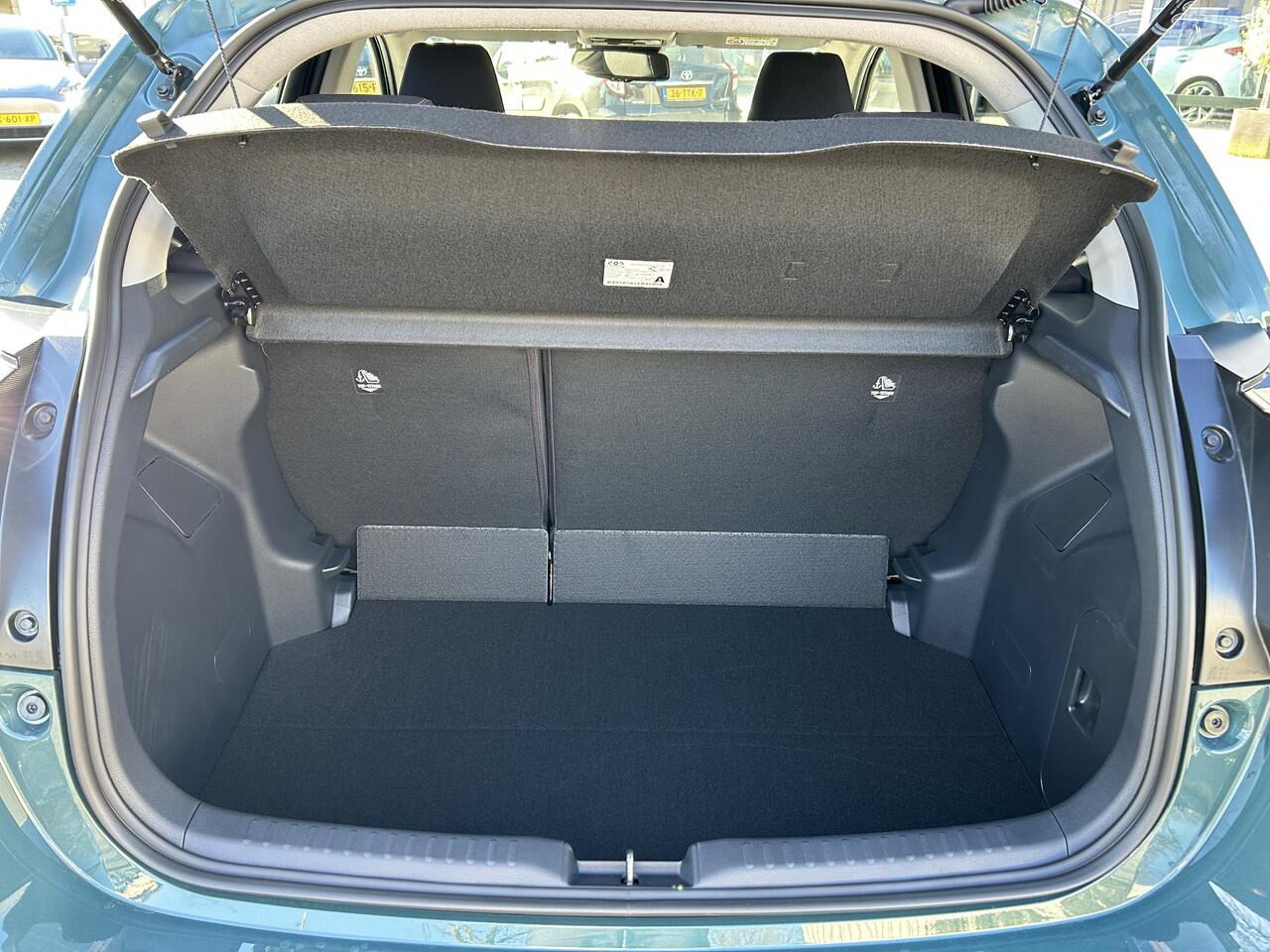 Toyota YARIS 1.5 Hybrid 115 Dynamic **NIEUWE AUTO/ COMFORT PACK/ FORREST GREEN/ BINNENKORT LEVERBAAR**