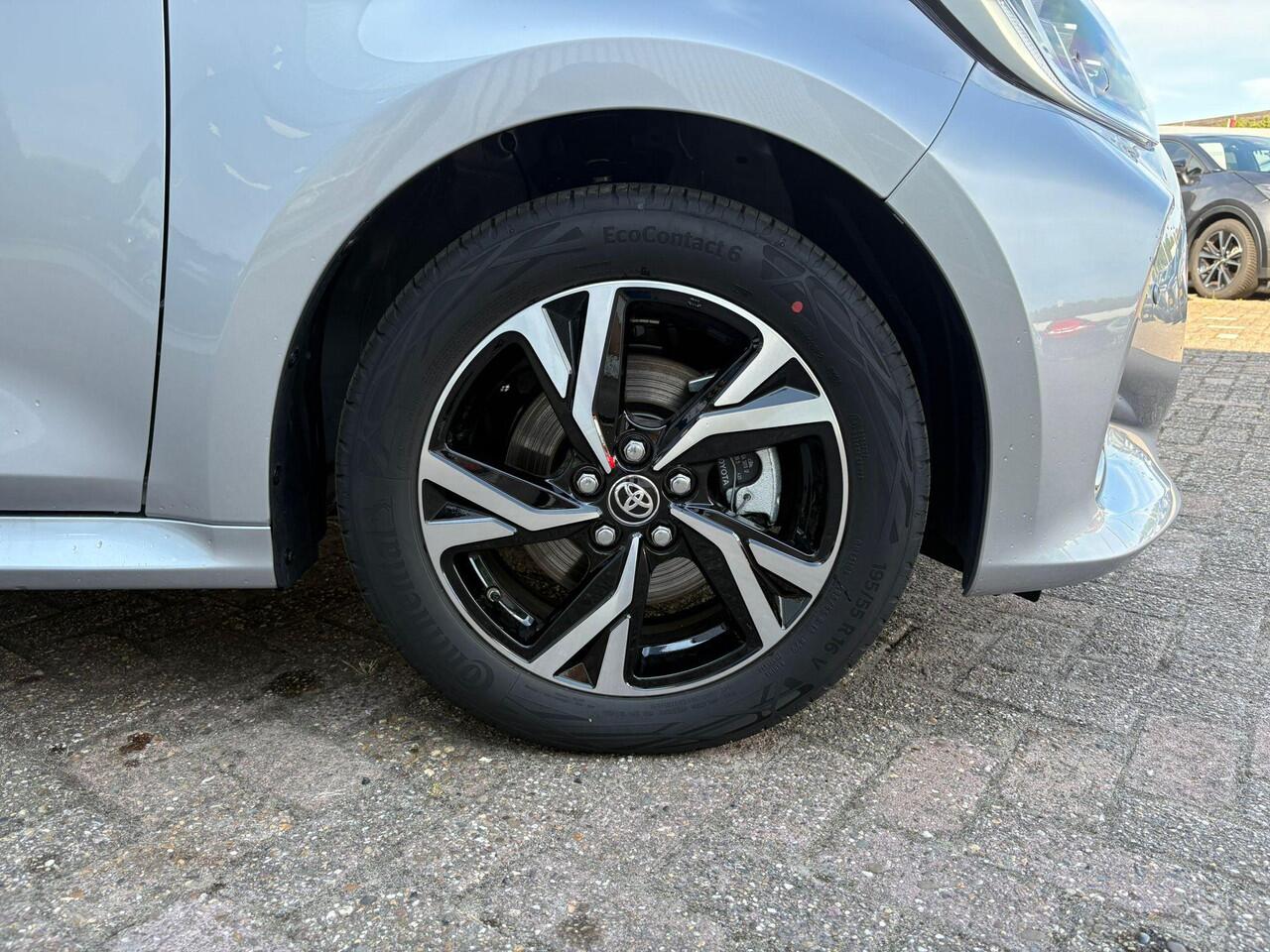 Toyota YARIS 1.5 Hybrid 115 First Edition Dode hoek waarschuwing | parkeersensoren voor en achter