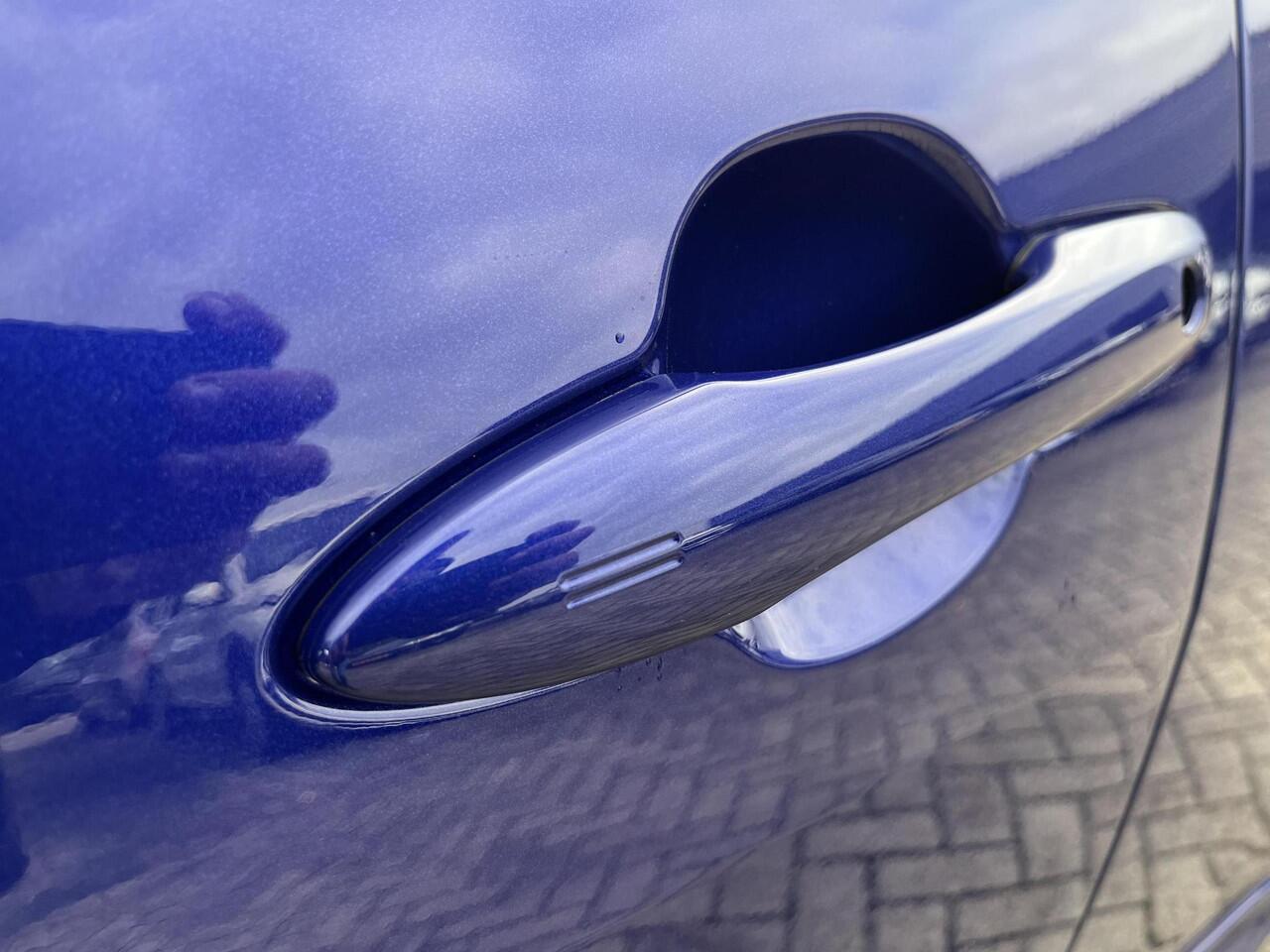 Toyota YARIS 1.5 Hybrid 130 GR Sport | Plus Pack | Uit voorraad leverbaar! |