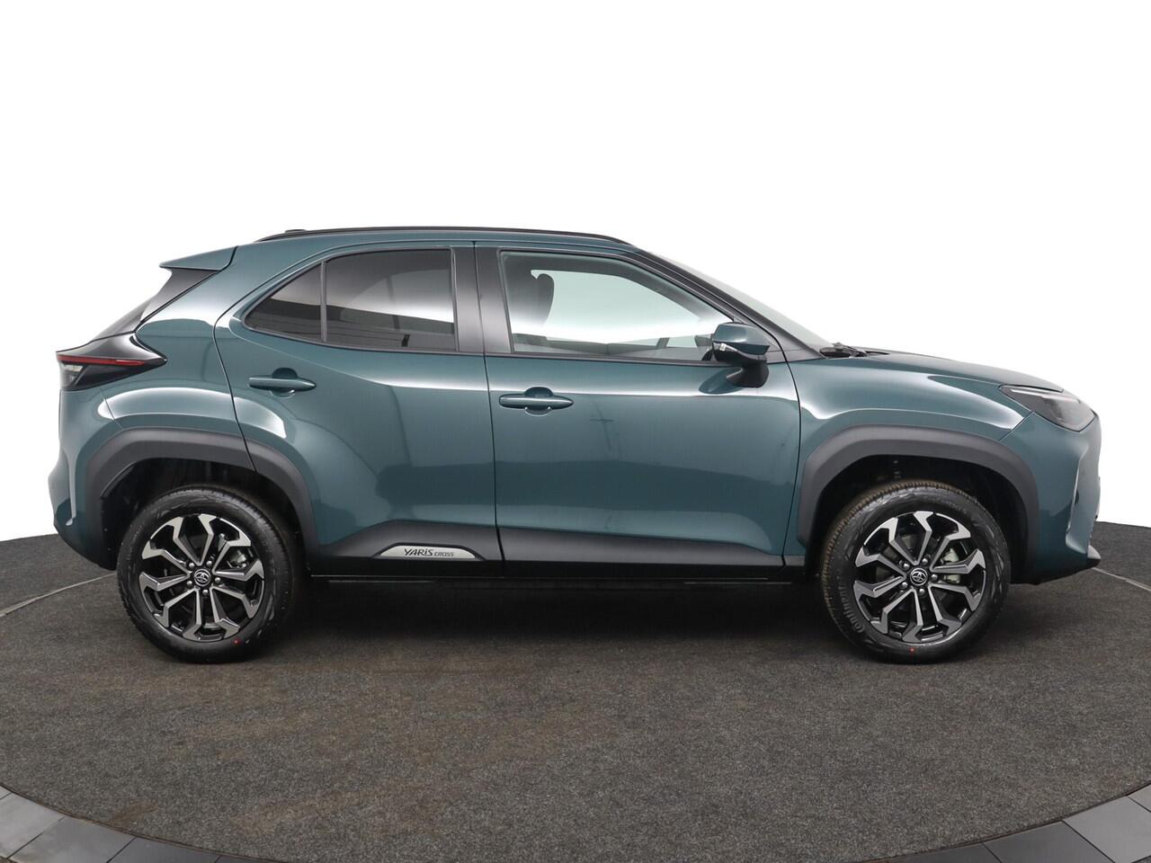 Toyota YARIS Cross 1.5 Hybrid 115 Dynamic | Comfort Pack | Stoel- en Stuurverwarming | Parkeersensoren | Adaptieve Cruise Control | Privacy Glass | 10 Jaar Garantie! |