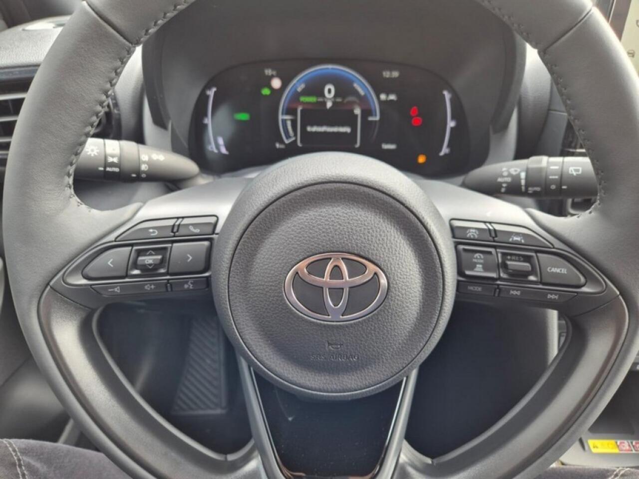 Toyota YARIS 1.5 HYBR 130 DYNAMIC WINTER