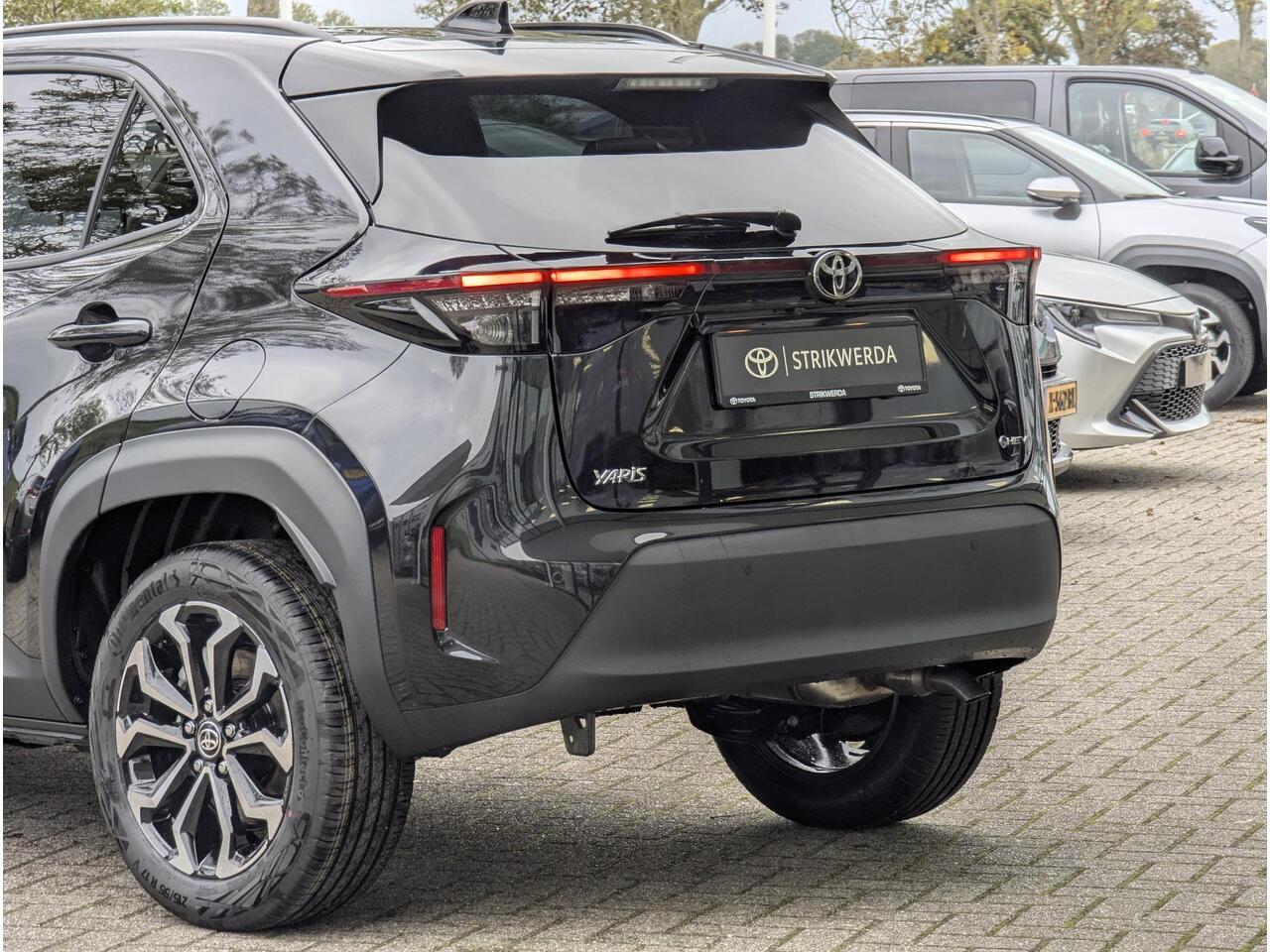 Toyota YARIS Cross 1.5 Hybrid 130 Dynamic + Comfort Pack | Stoel- stuurverwarming | PDC V+A | ACC | Camera | Keyless | Qi-Lader