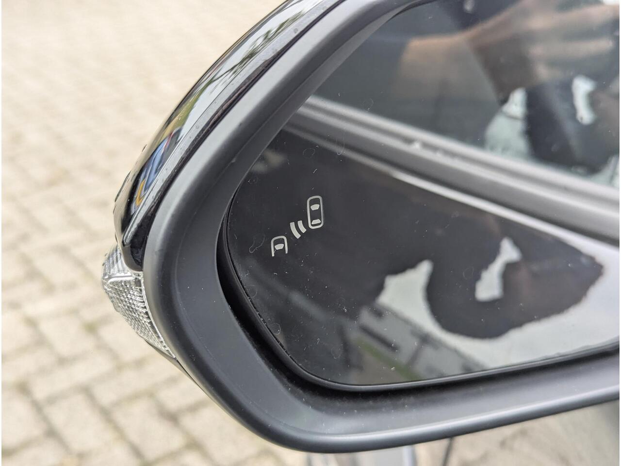 Toyota YARIS Cross 1.5 Hybrid 130 Dynamic + Comfort Pack | Stoel- stuurverwarming | PDC V+A | ACC | Camera | Keyless | Qi-Lader