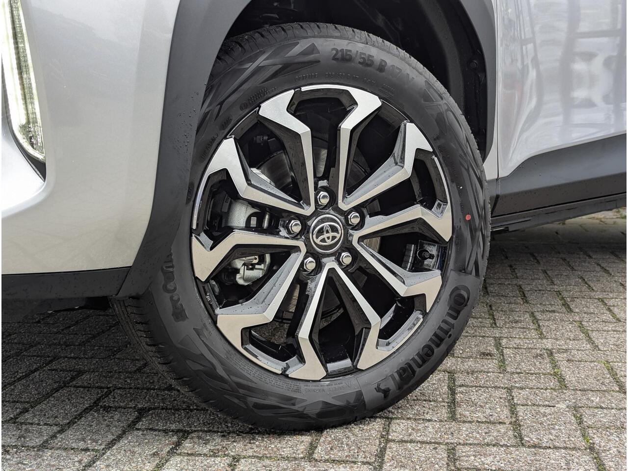 Toyota YARIS Cross 1.5 Hybrid 130 Dynamic + Comfort Pack | Stoel- stuurverwarming | PDC V+A | ACC | Camera | Keyless | Qi-Lader