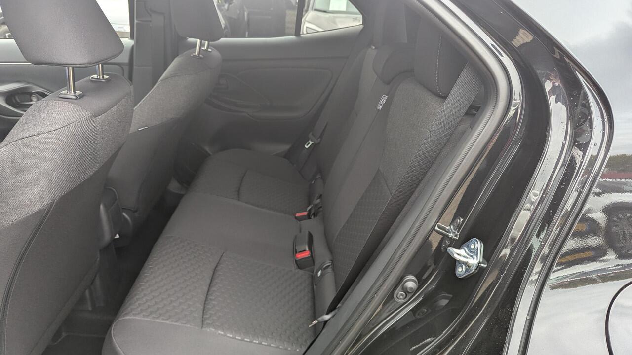 Toyota YARIS Cross 1.5 Hybrid 130 Dynamic | Rijklaar | Comfort pack | Blind spot | Sensoren