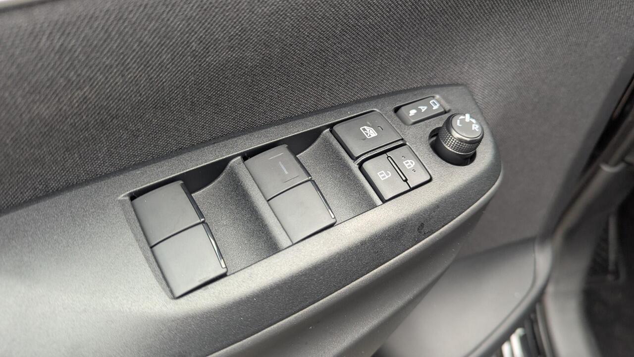 Toyota YARIS Cross 1.5 Hybrid 130 Dynamic | Rijklaar | Comfort pack | Blind spot | Sensoren