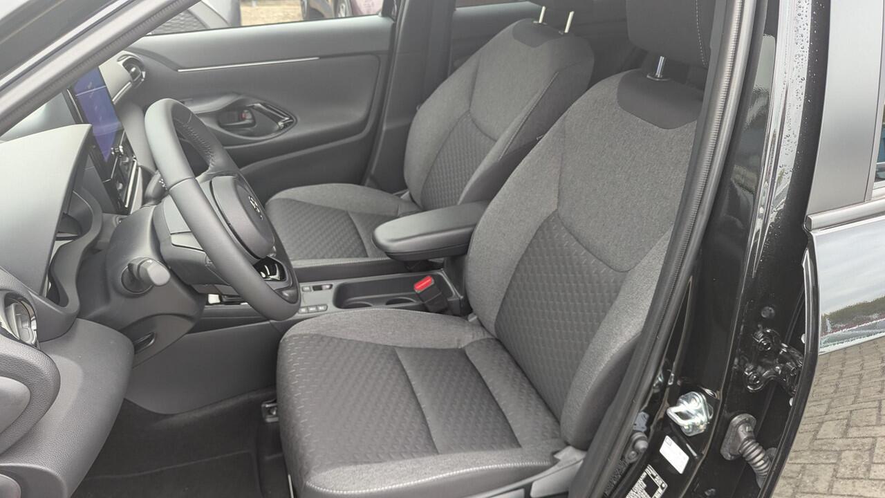 Toyota YARIS Cross 1.5 Hybrid 130 Dynamic | Rijklaar | Comfort pack | Blind spot | Sensoren