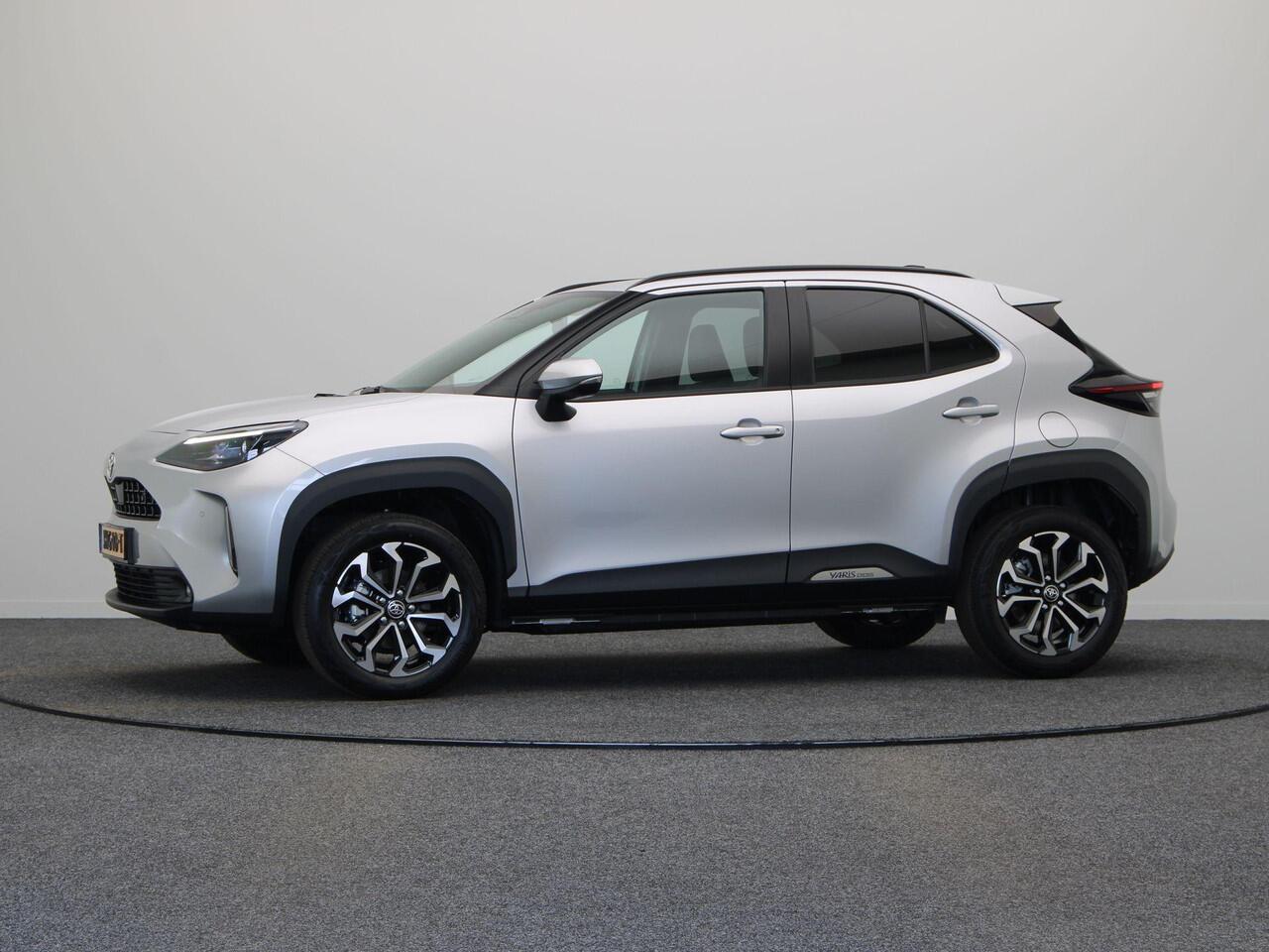 Toyota YARIS Cross 1.5 Hybrid 130 Dynamic | Achteruitrijcamera | Stuur, Voorruit en stoelverwarming | Apple Carplay & Android Auto |