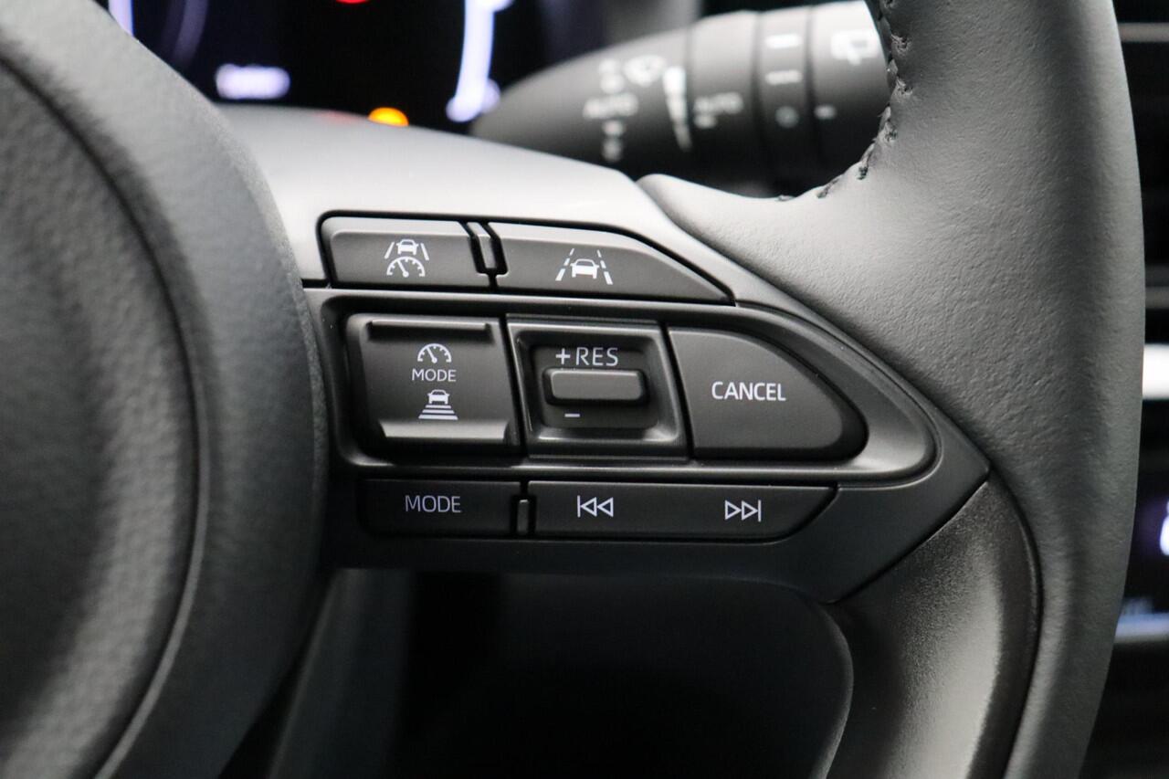 Toyota YARIS Cross 1.5 Hybrid 130 Dynamic | Achteruitrijcamera | Stuur, Voorruit en stoelverwarming | Apple Carplay & Android Auto |