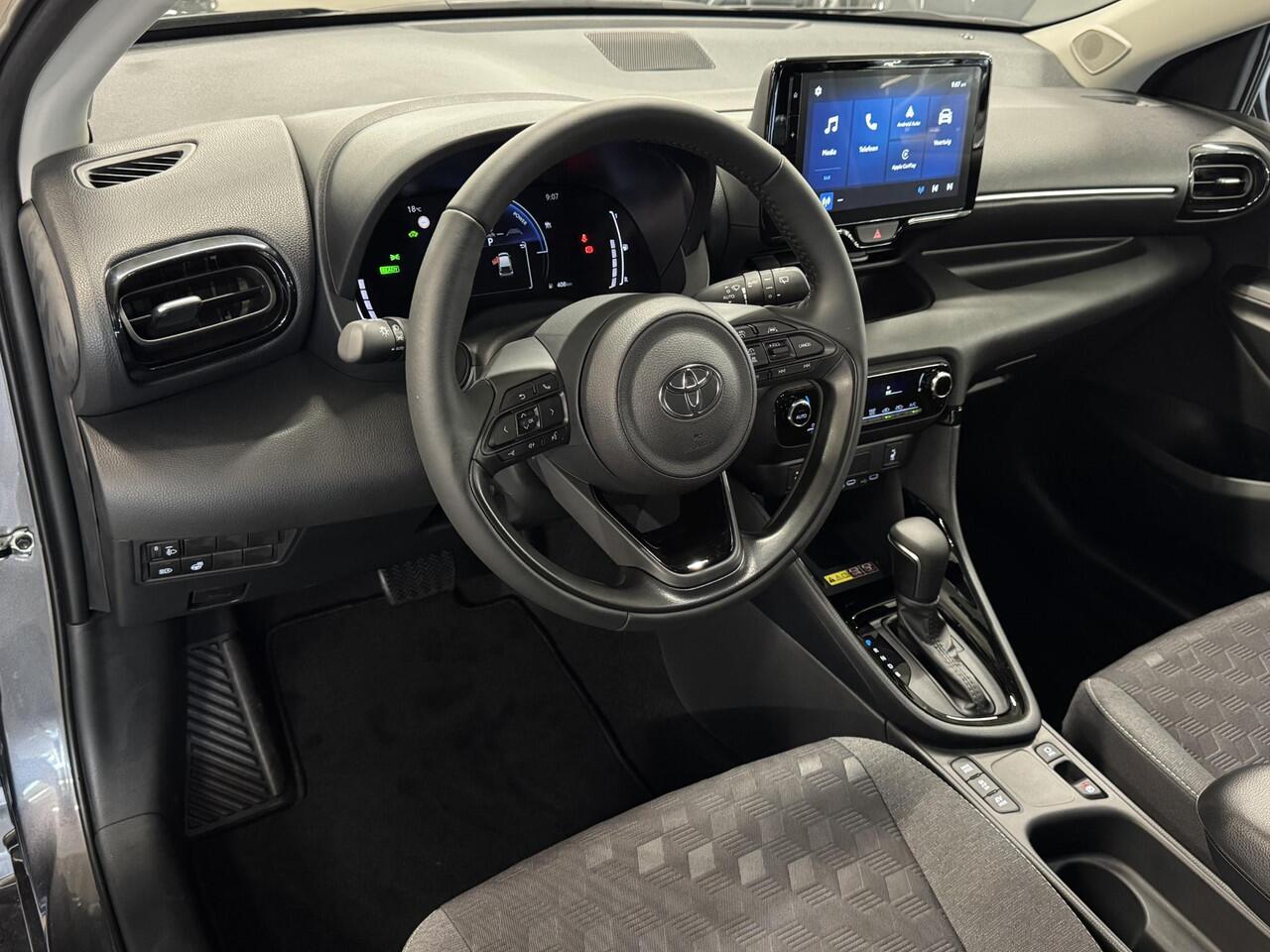 Toyota YARIS 1.5 Hybrid 115pk Automaat Dynamic | NIEUW ! | LED Verlichting | Apple Carplay/Android Auto | | Camera | Climate Control | Stoel/Stuurwiel verwarming | ( Vestiging - Vianen Tel: 0347-371248 )