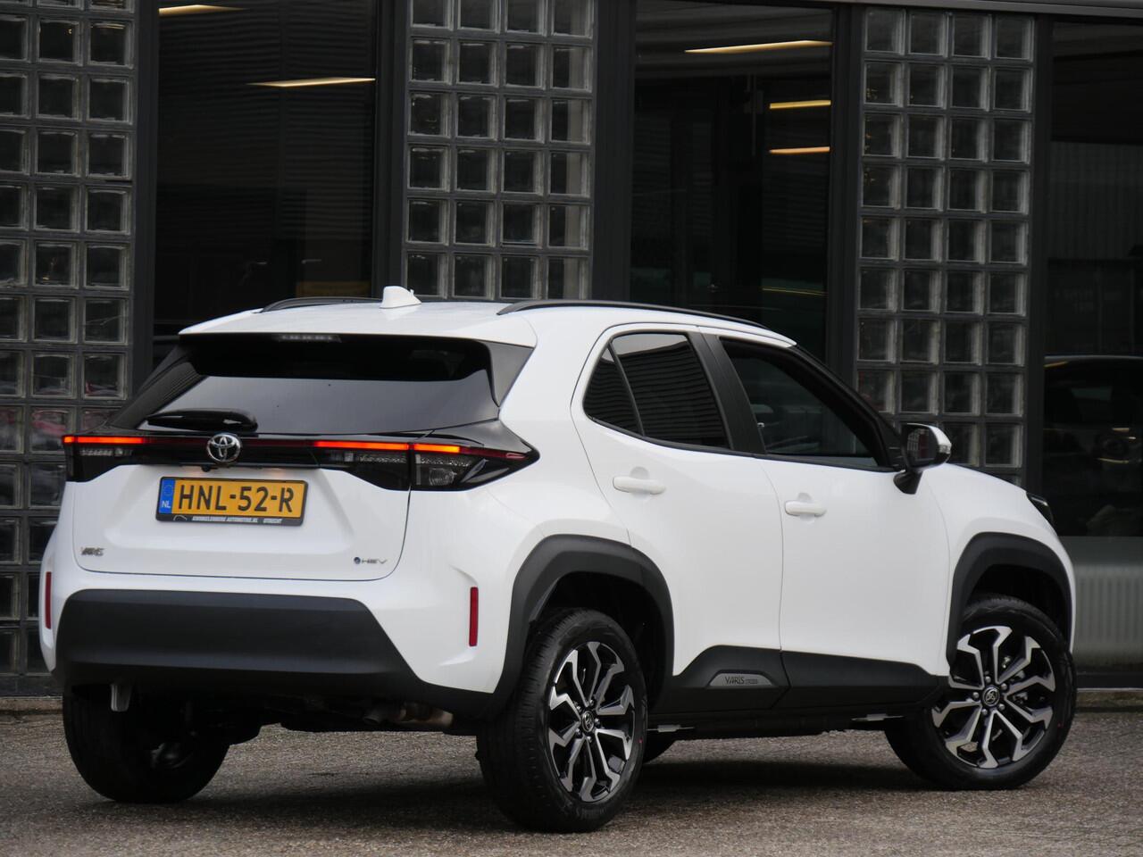 Toyota YARIS Cross 1.5 HYBRID 130PK/ CARPLAY/ WINTER PAKKET/ LED PAKKET