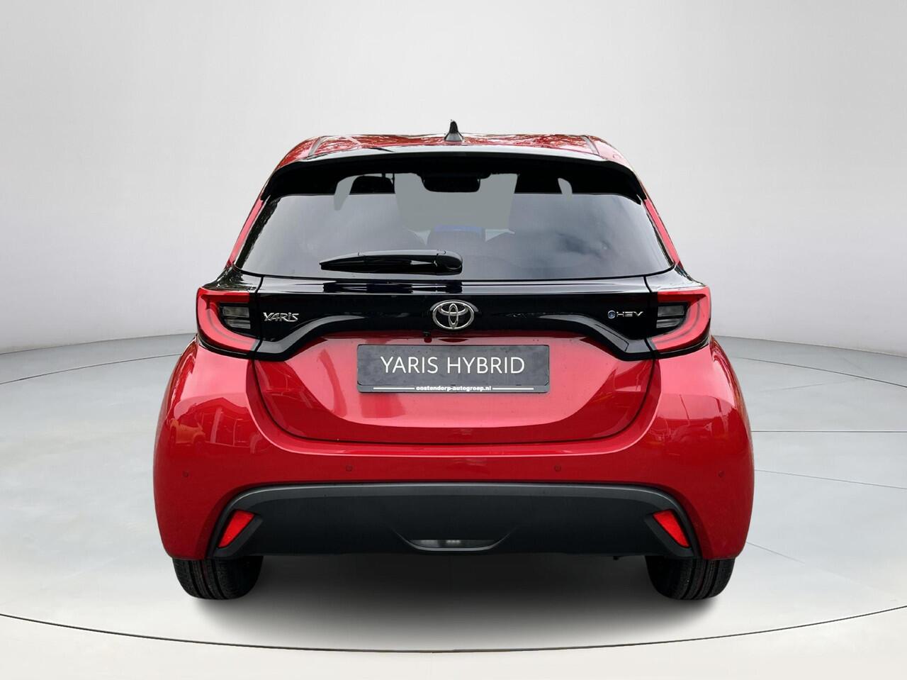 Toyota YARIS 1.5 Hybrid 115 Dynamic | Emotional Red | Comfort Pack | Nieuw uit voorraad leverbaar |
