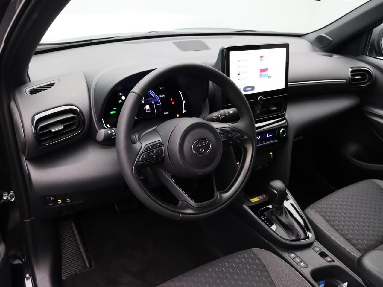 Toyota YARIS Cross 1.5 Hybrid 130 Dynamic | Achteruitrijcamera | Stuur, Voorruit en stoelverwarming | Apple Carplay & Android Auto |