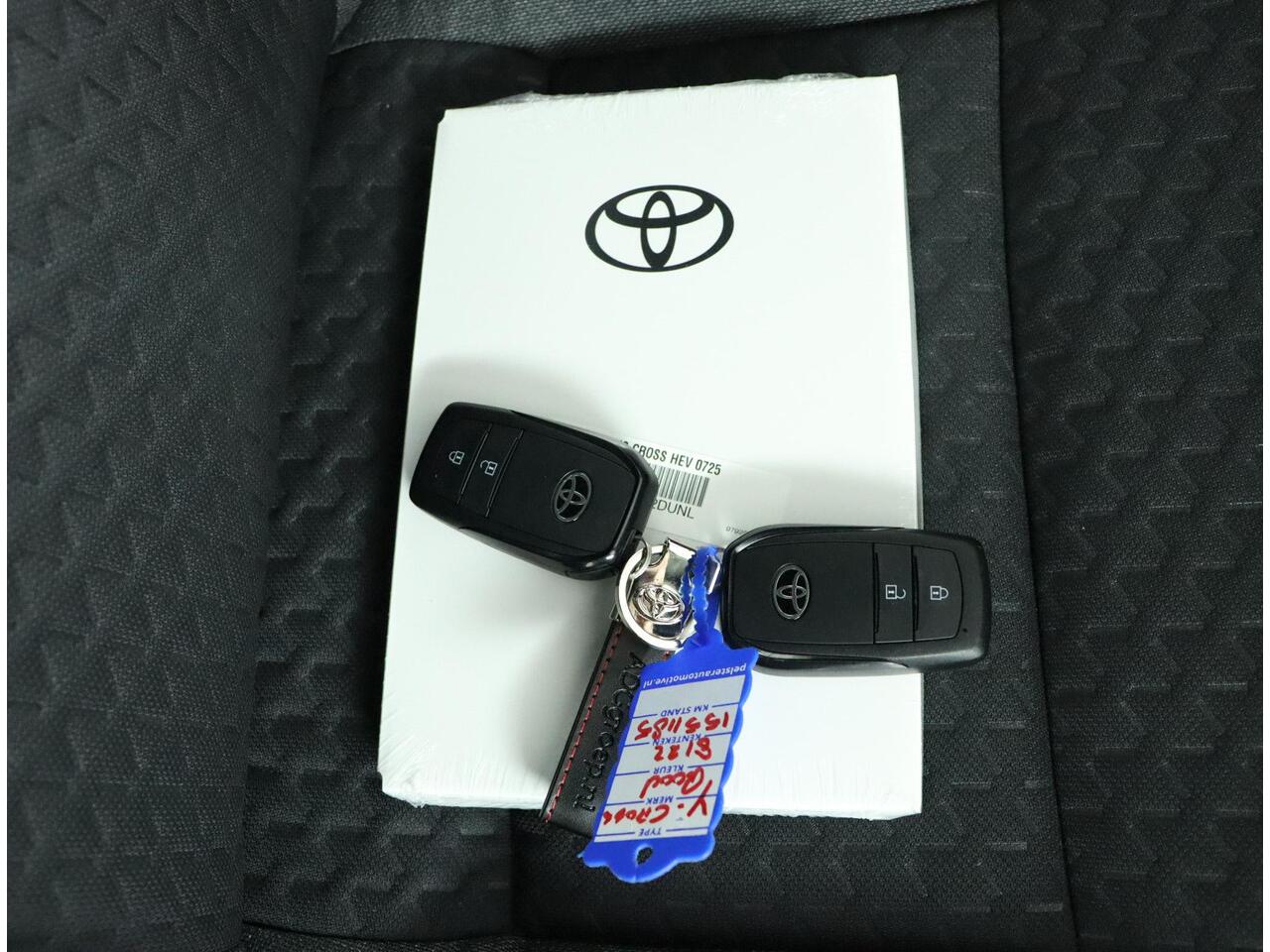 Toyota YARIS Cross 1.5 Hybrid 115 Dynamic | Parkeer sensoren voor + achter | Stoelverwarming | Navigatie |