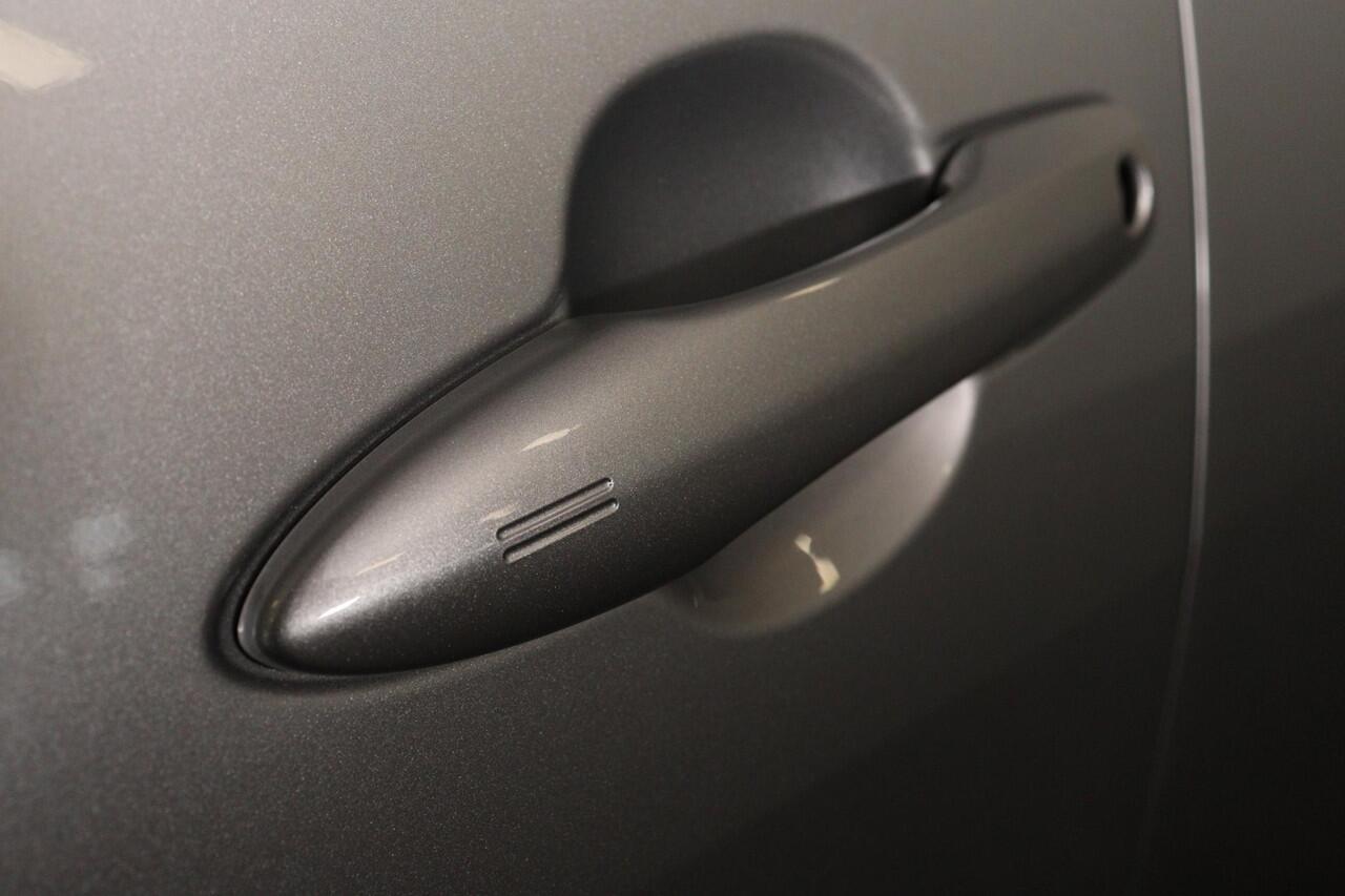 Toyota YARIS 1.5 Hybrid 130 Executive, ¤2000 inruilpremie, Nieuw, Snel leverbaar, Blind Spot, Apple Carplay, Stuurverwarming, Parkeersensoren, Stoelverwarming!