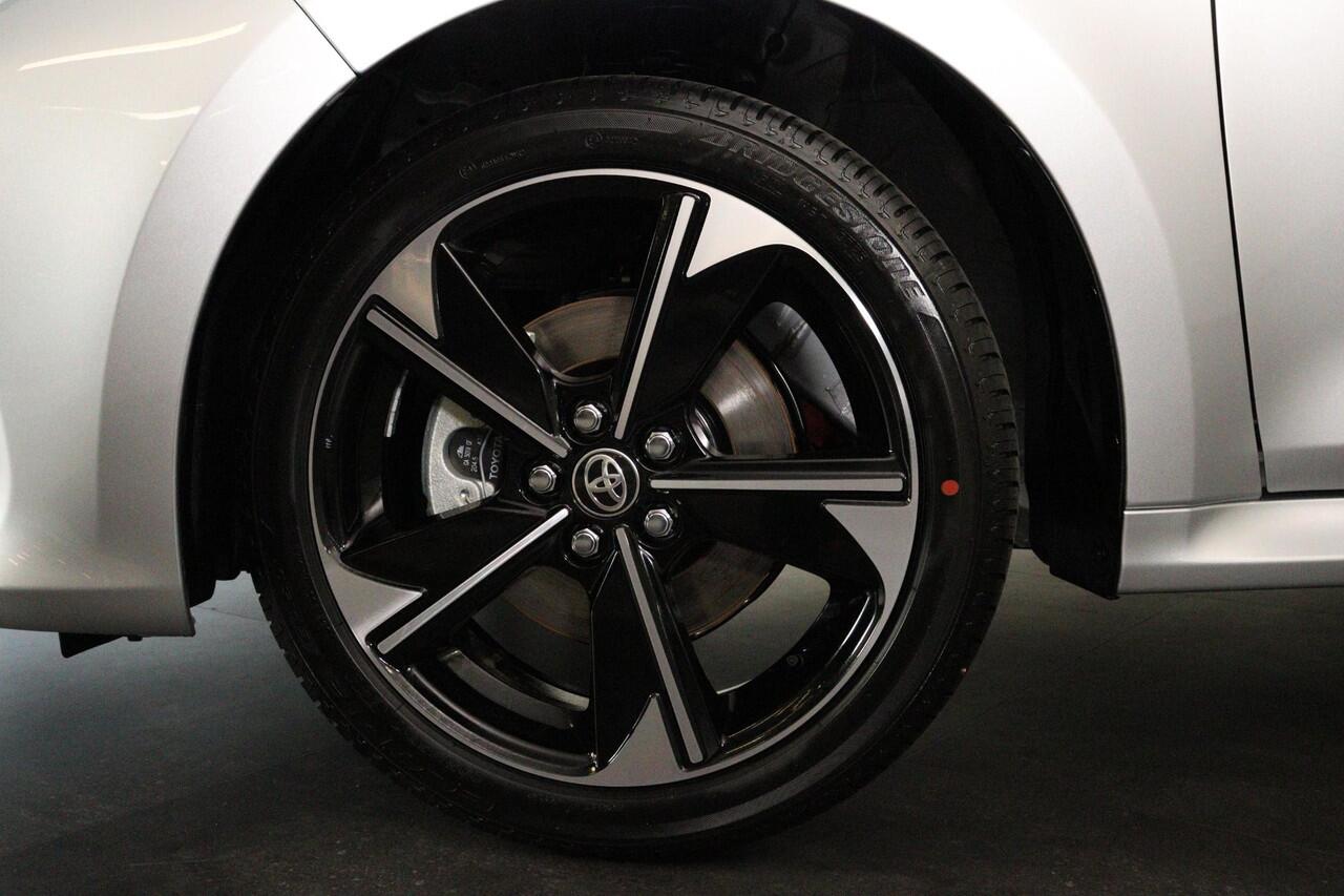 Toyota YARIS 1.5 Hybrid 130 Executive, ¤2000 inruilpremie, Nieuw, Snel leverbaar, Blind Spot, Apple Carplay, Stuurverwarming, Parkeersensoren, Stoelverwarming!